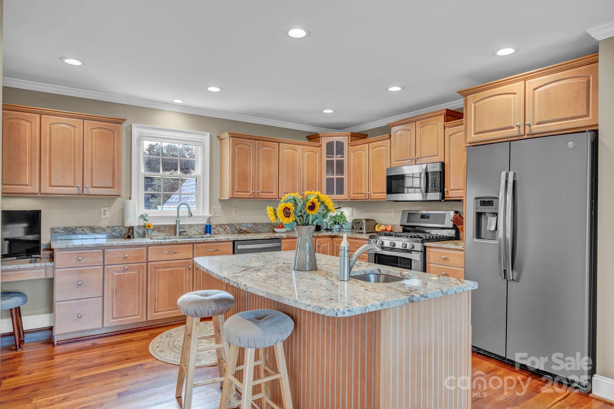 400 Ratledge Road