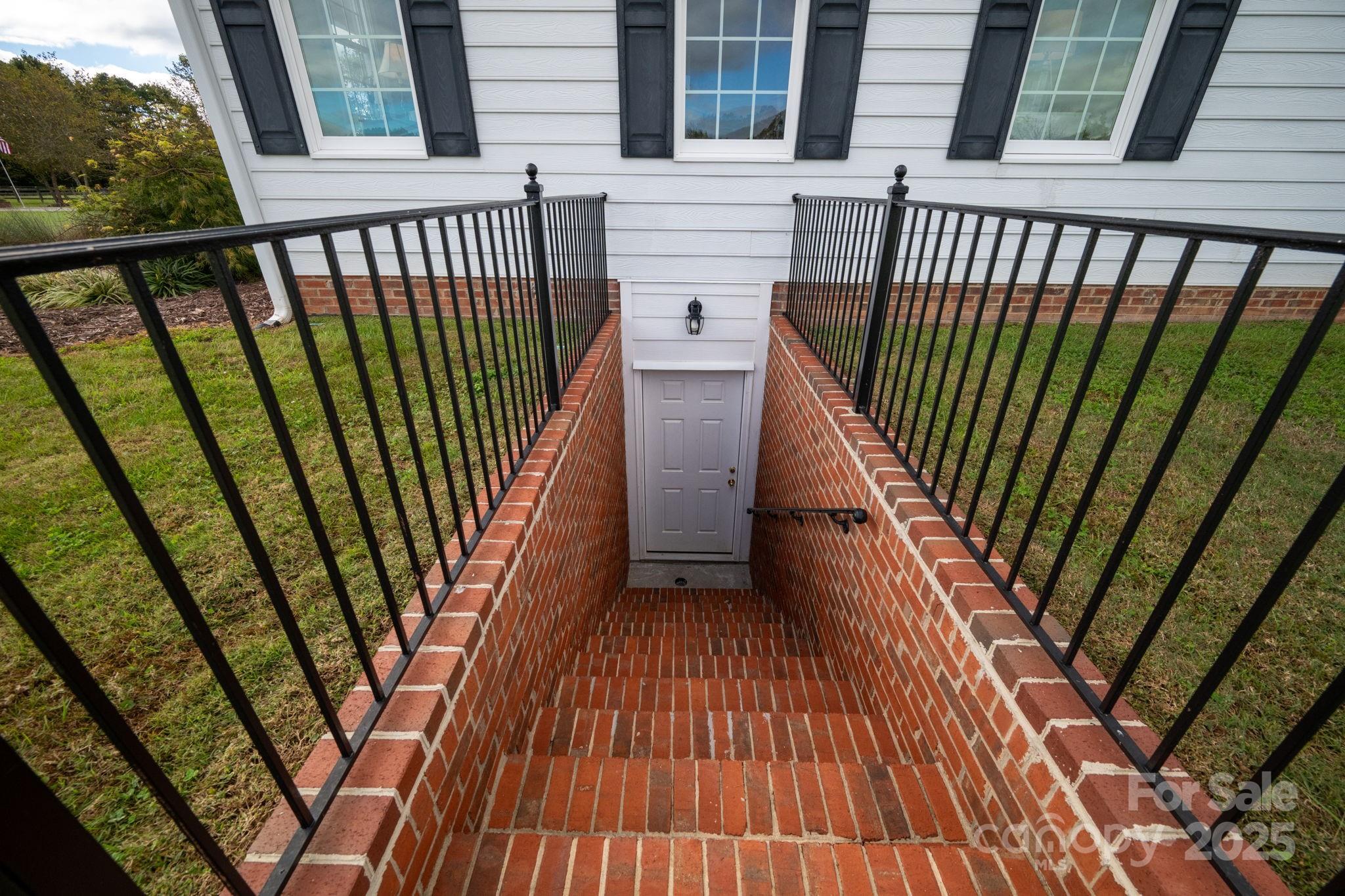 400 Ratledge Road