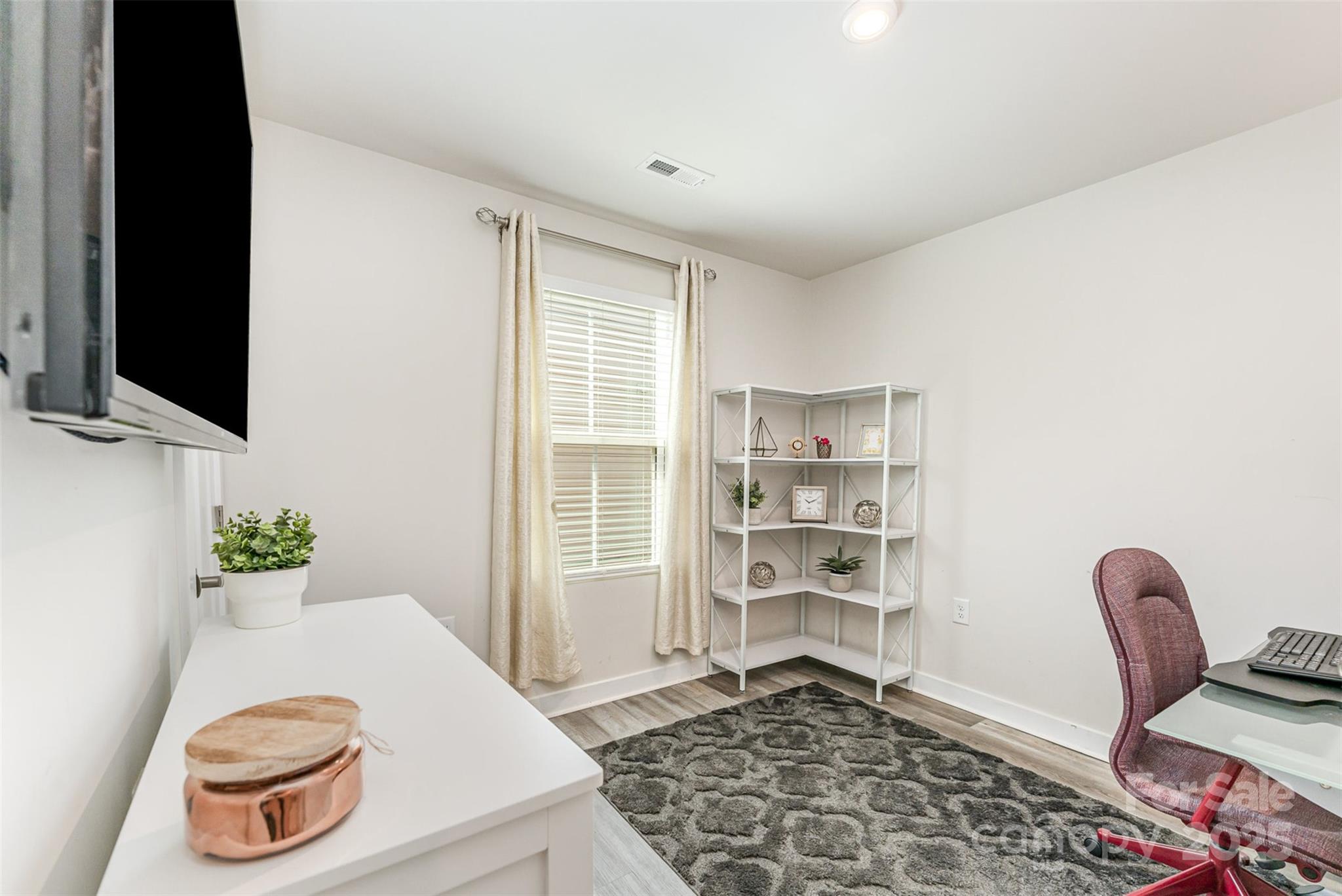 4227 Mackinnon Drive