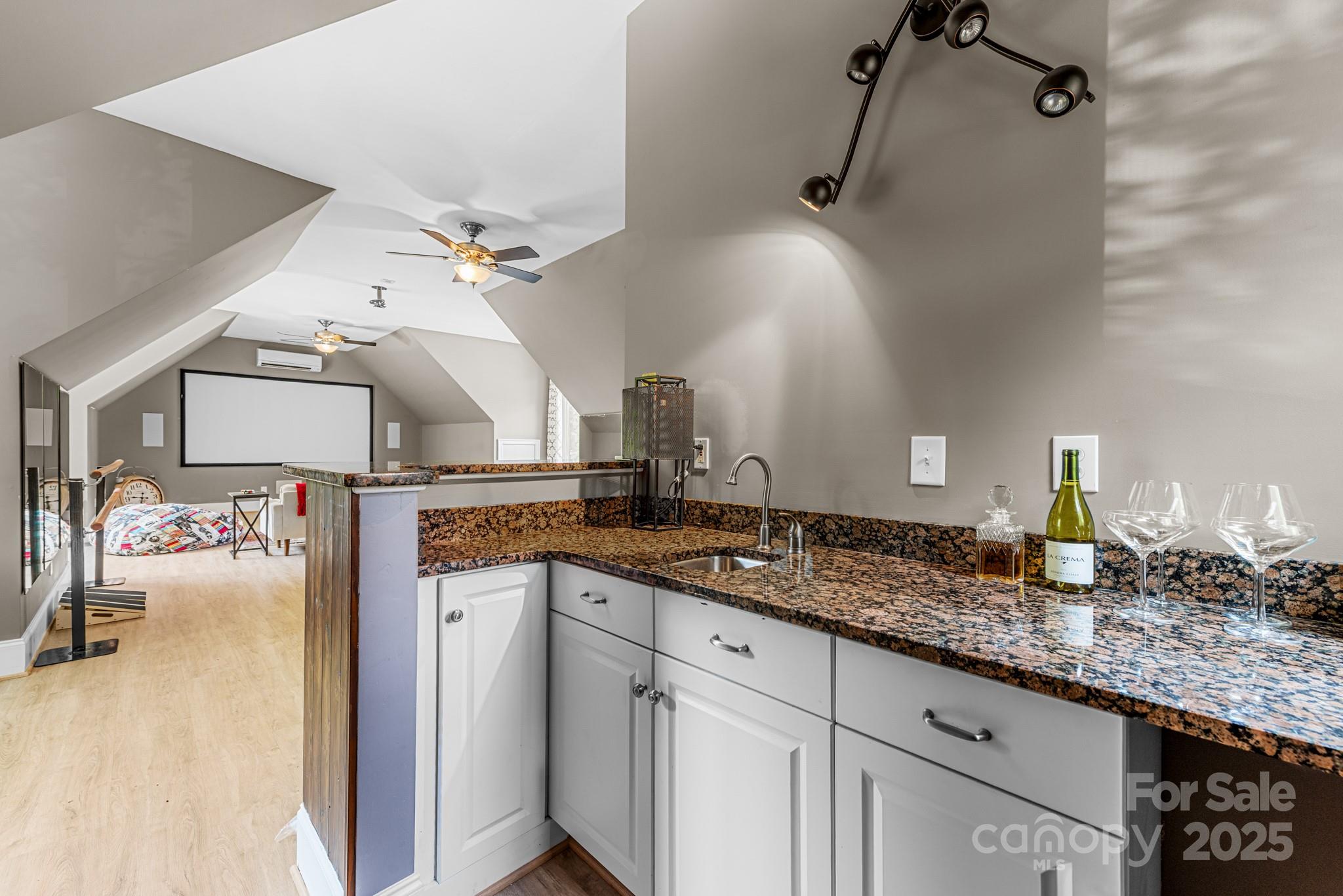 1736 White Pond Lane