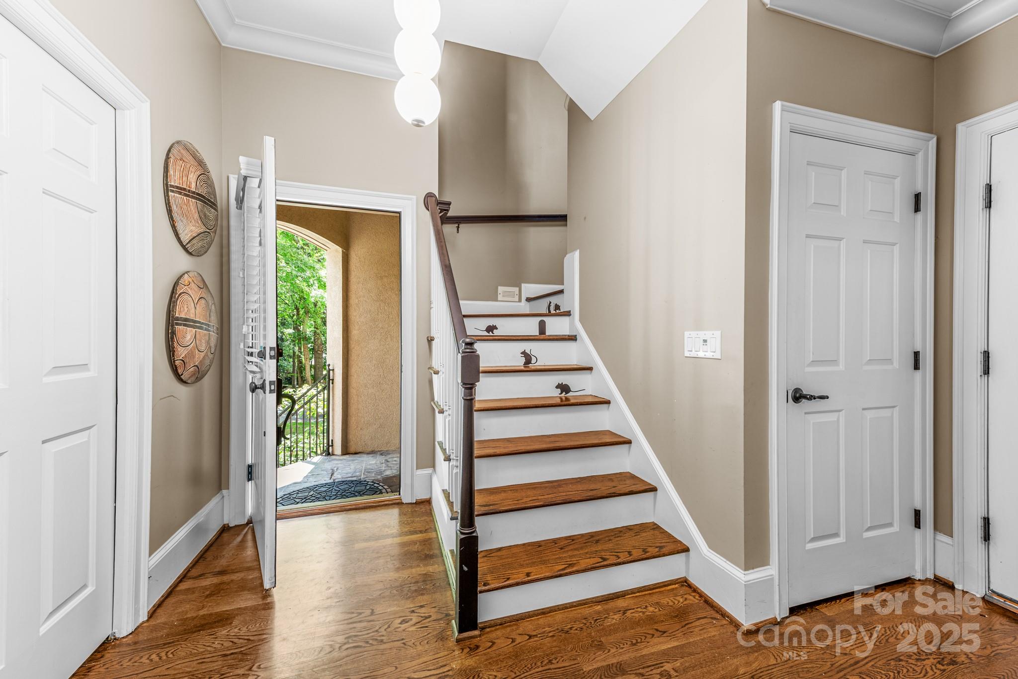 1736 White Pond Lane
