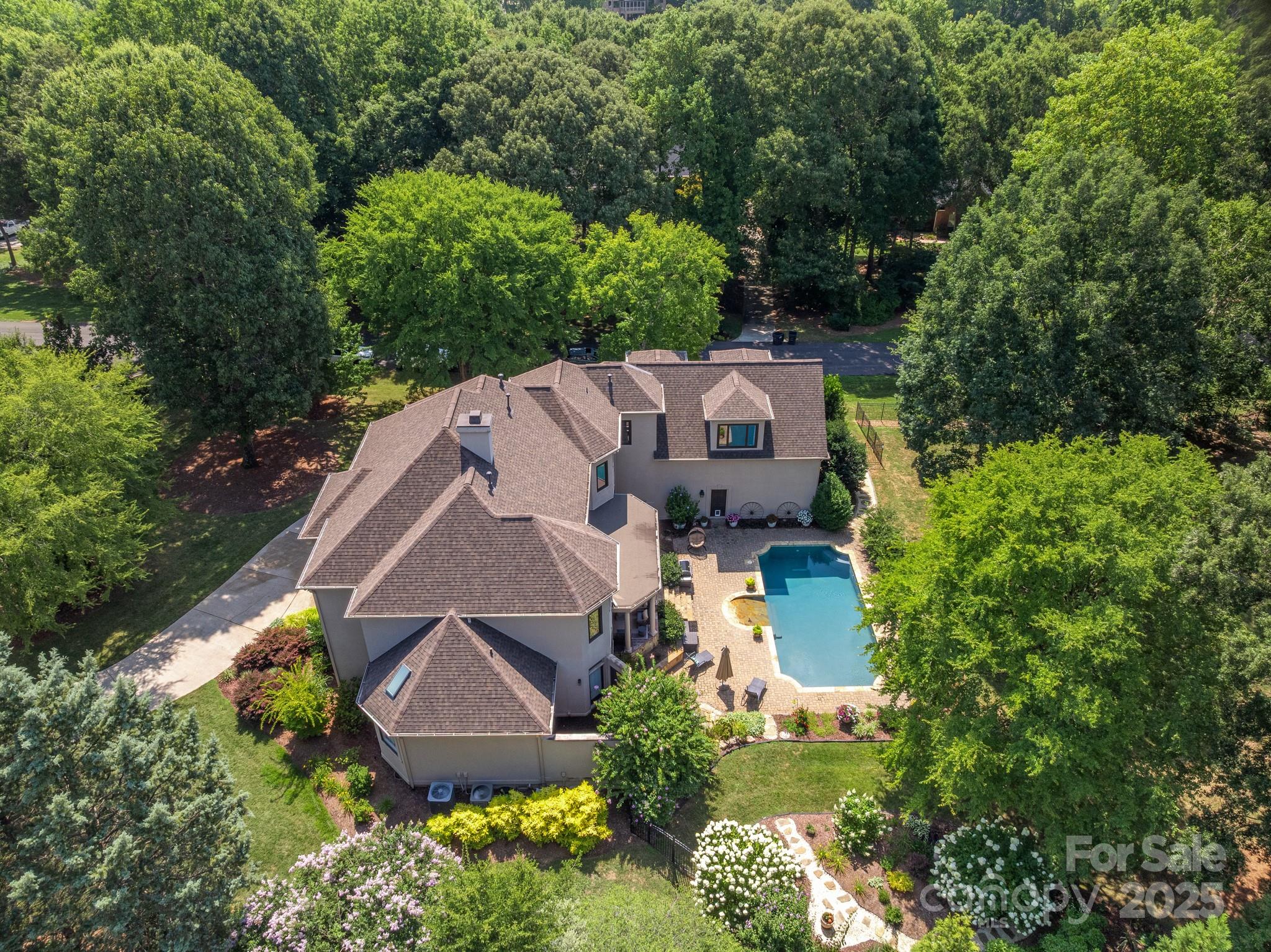 1736 White Pond Lane