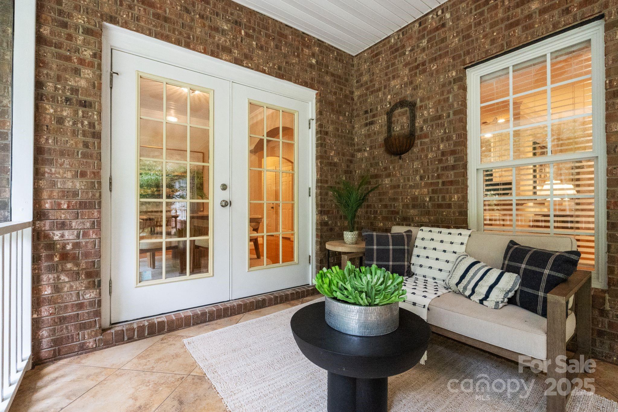 501 Colonels Court