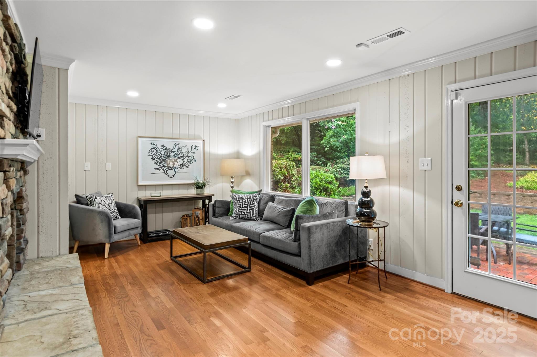 431 Hearthside Drive