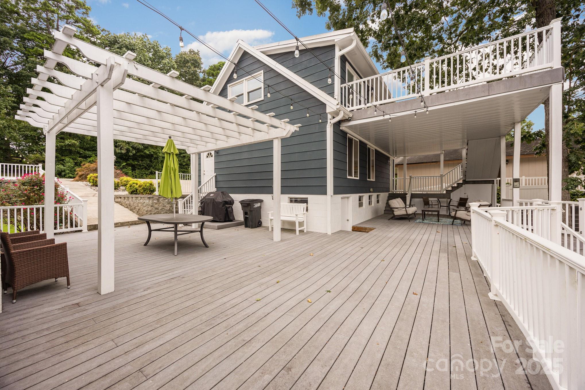 910 & 914 Pinehaven Drive Unit: 141, 142