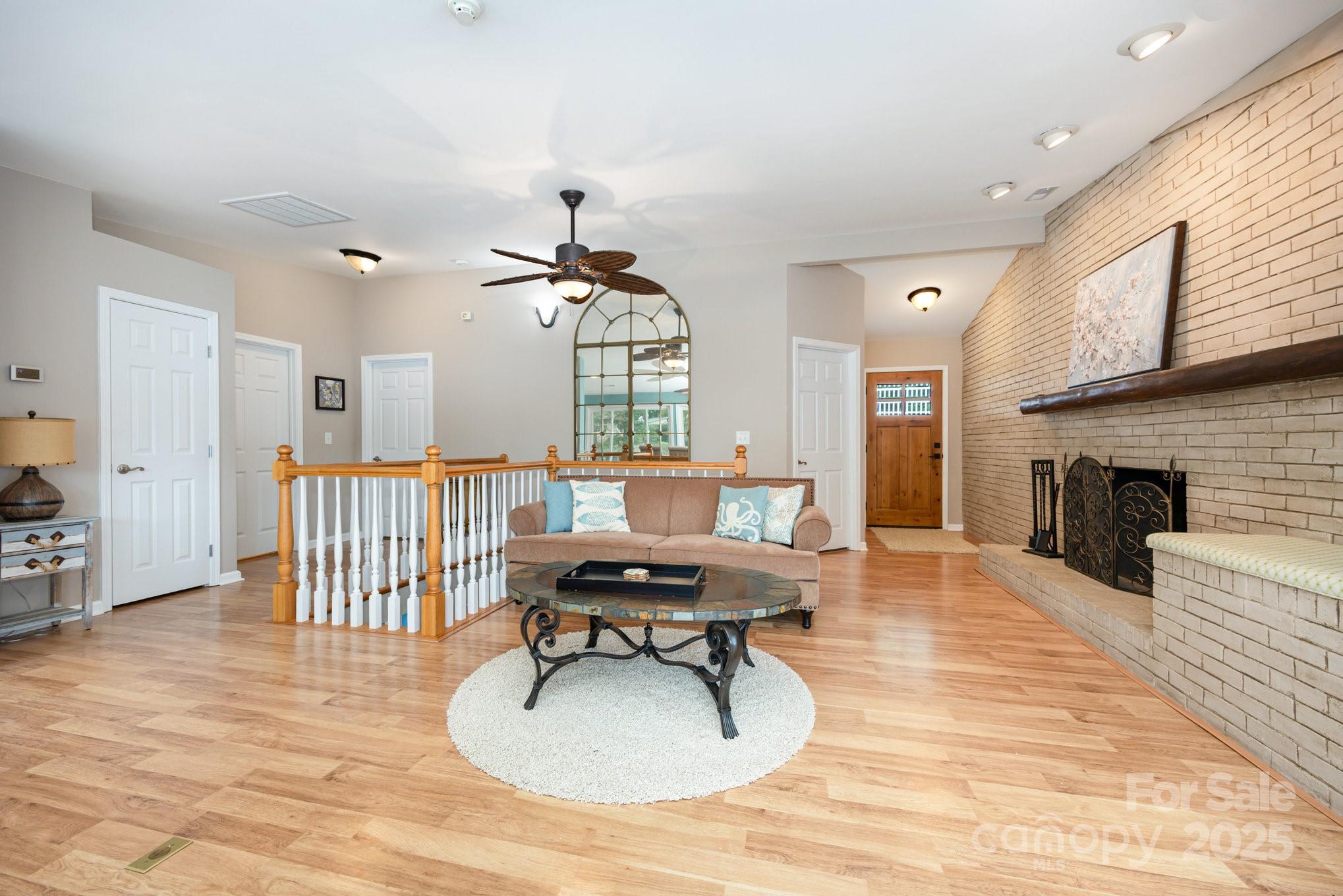 910 & 914 Pinehaven Drive Unit: 141, 142
