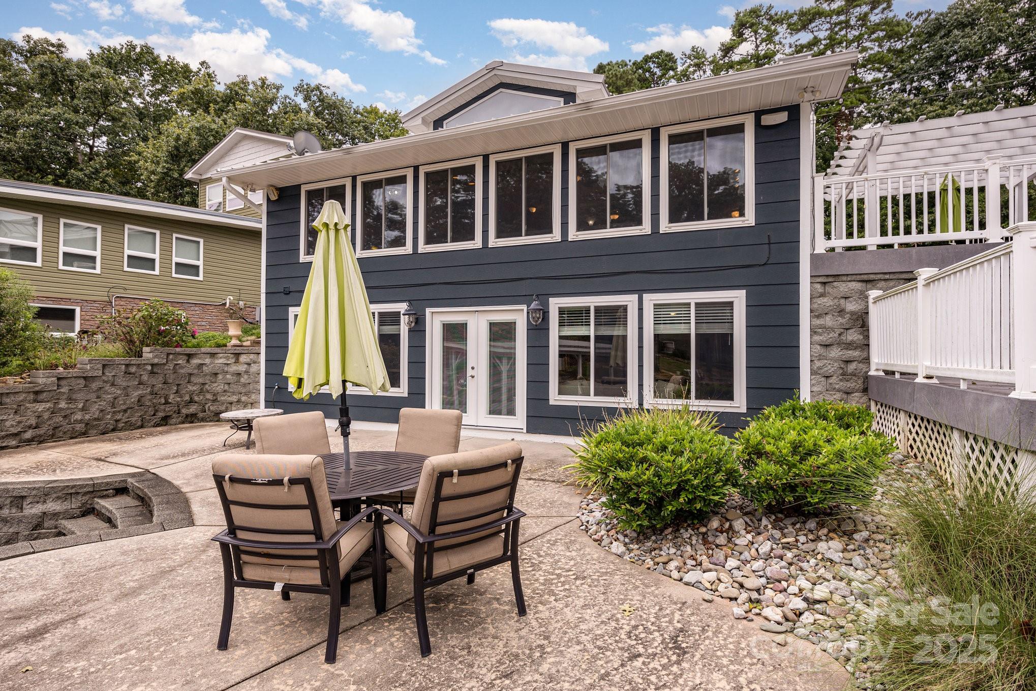 910 & 914 Pinehaven Drive Unit: 141, 142