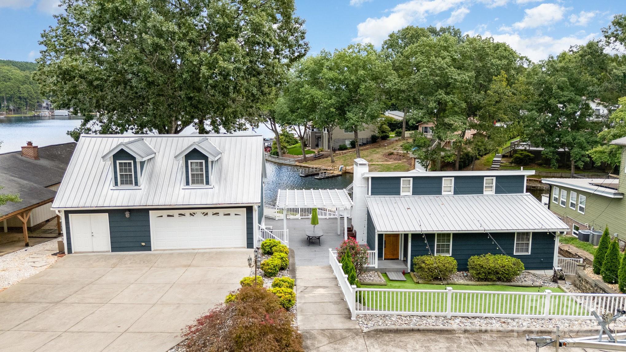 910 & 914 Pinehaven Drive Unit: 141, 142