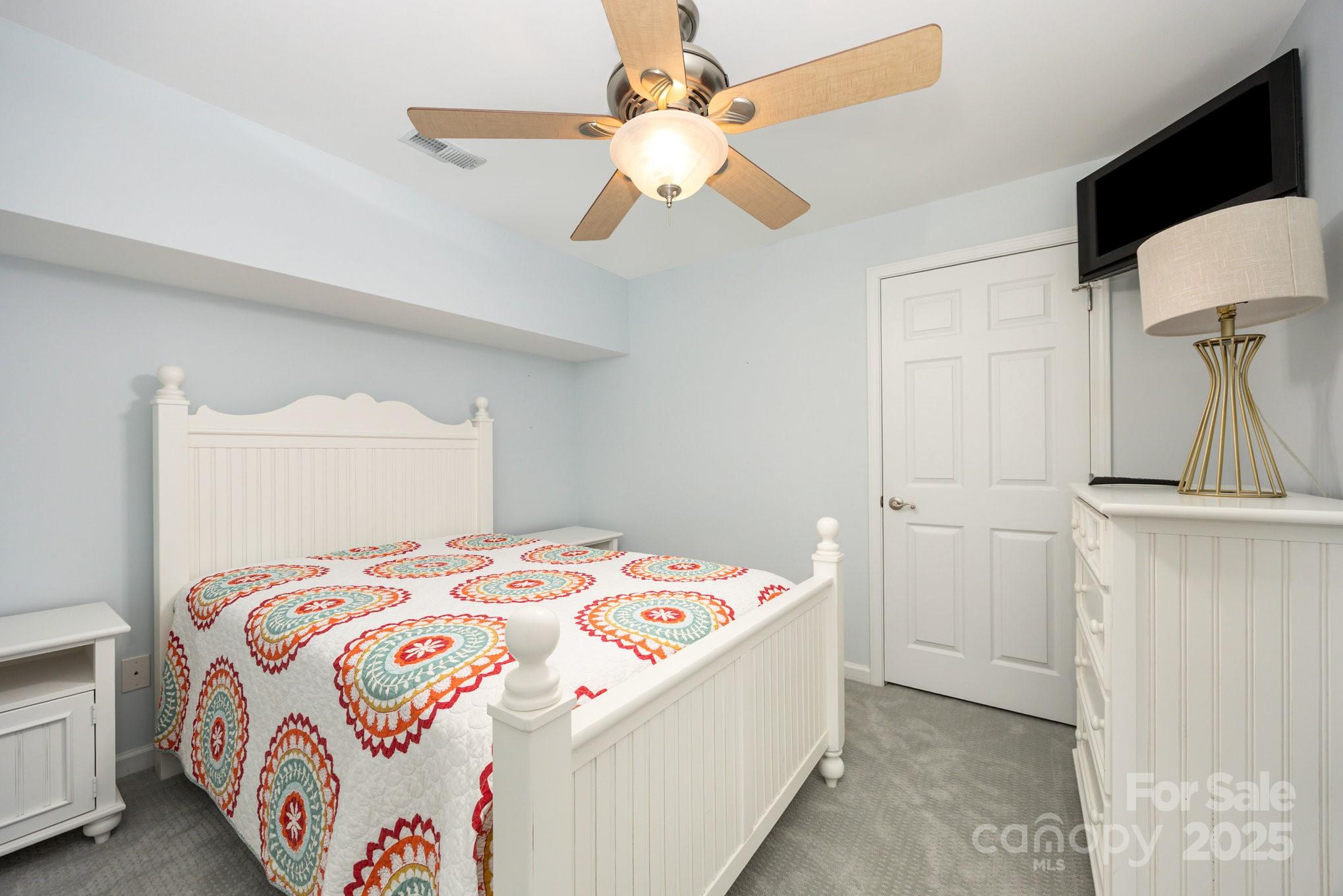 910 & 914 Pinehaven Drive Unit: 141, 142