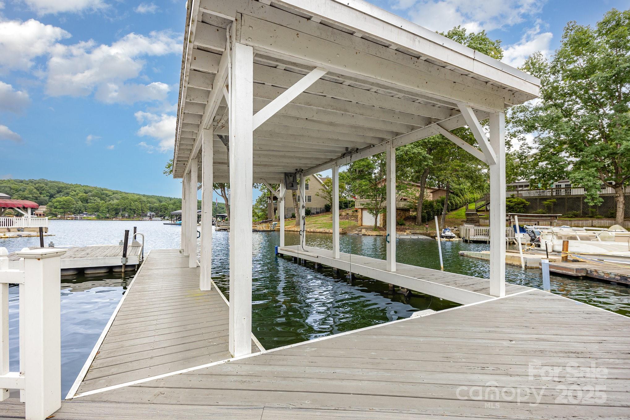 910 & 914 Pinehaven Drive Unit: 141, 142