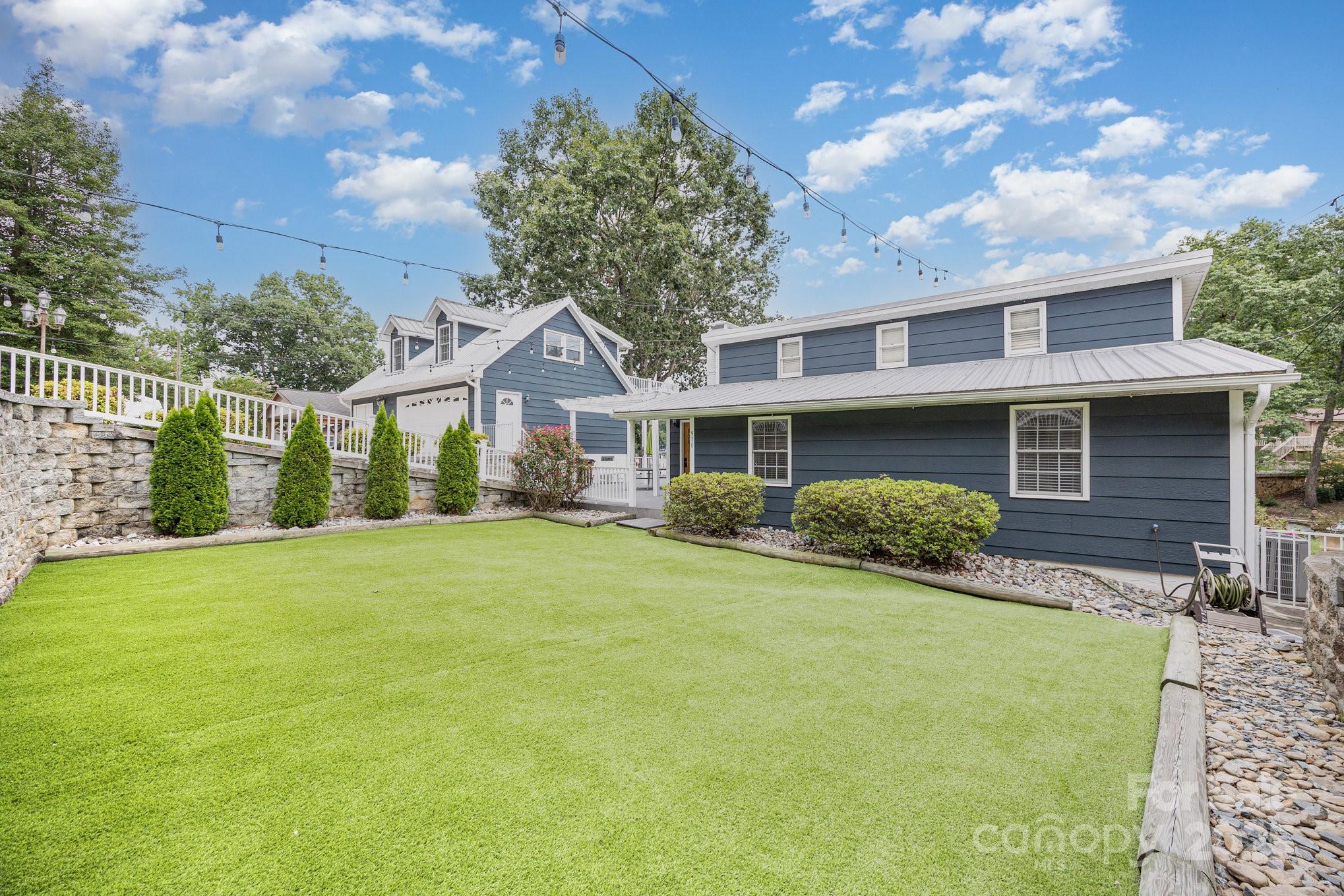 910 & 914 Pinehaven Drive Unit: 141, 142