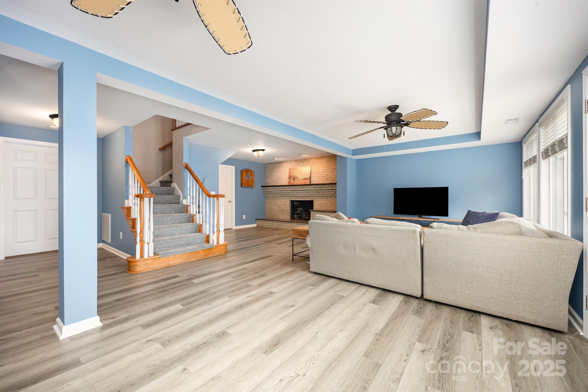 910 & 914 Pinehaven Drive Unit: 141, 142