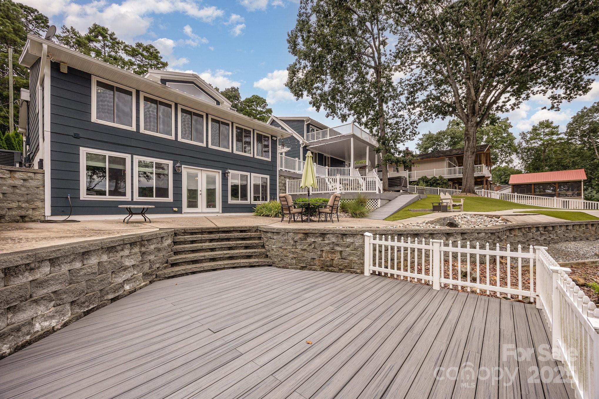 910 & 914 Pinehaven Drive Unit: 141, 142
