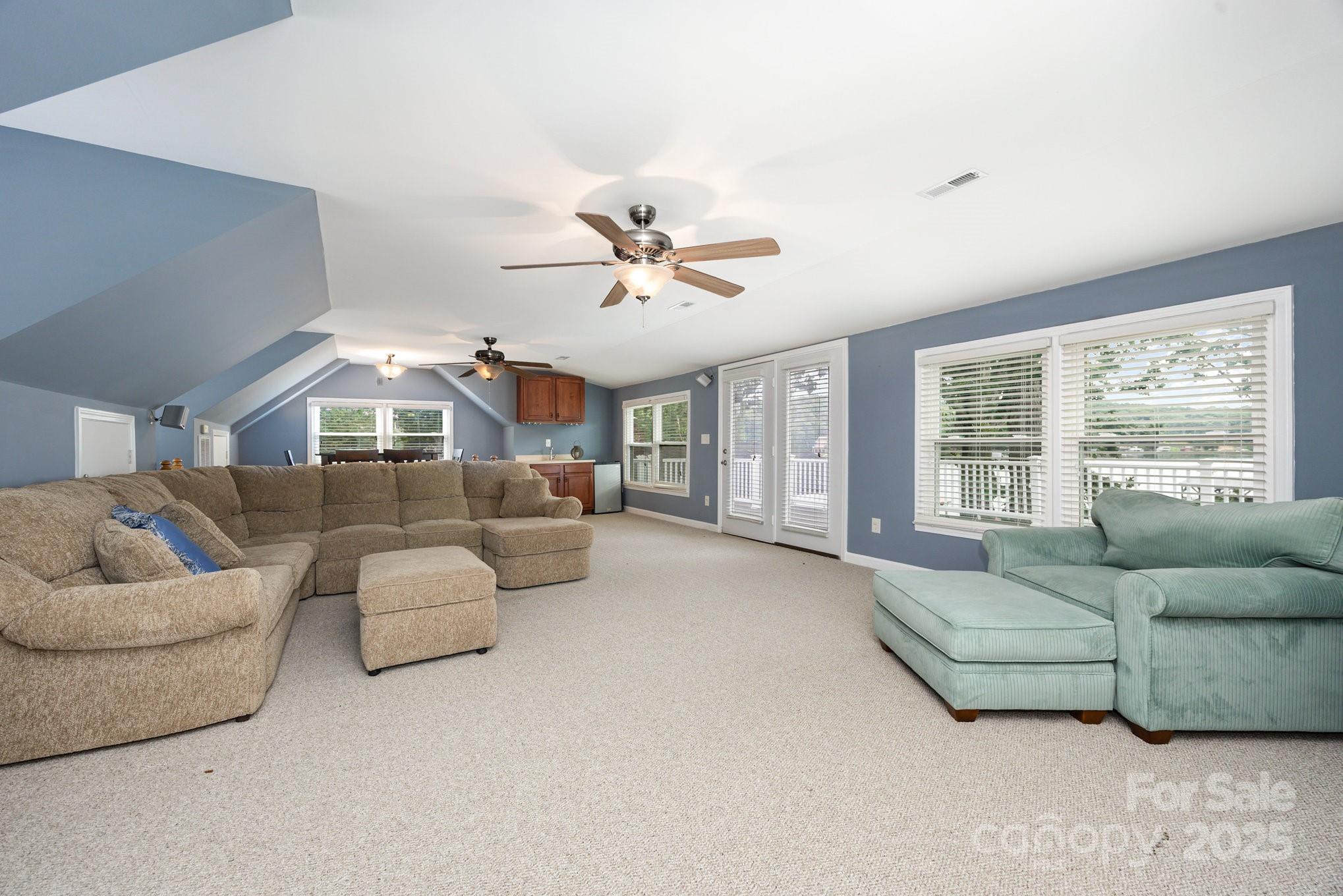 910 & 914 Pinehaven Drive Unit: 141, 142