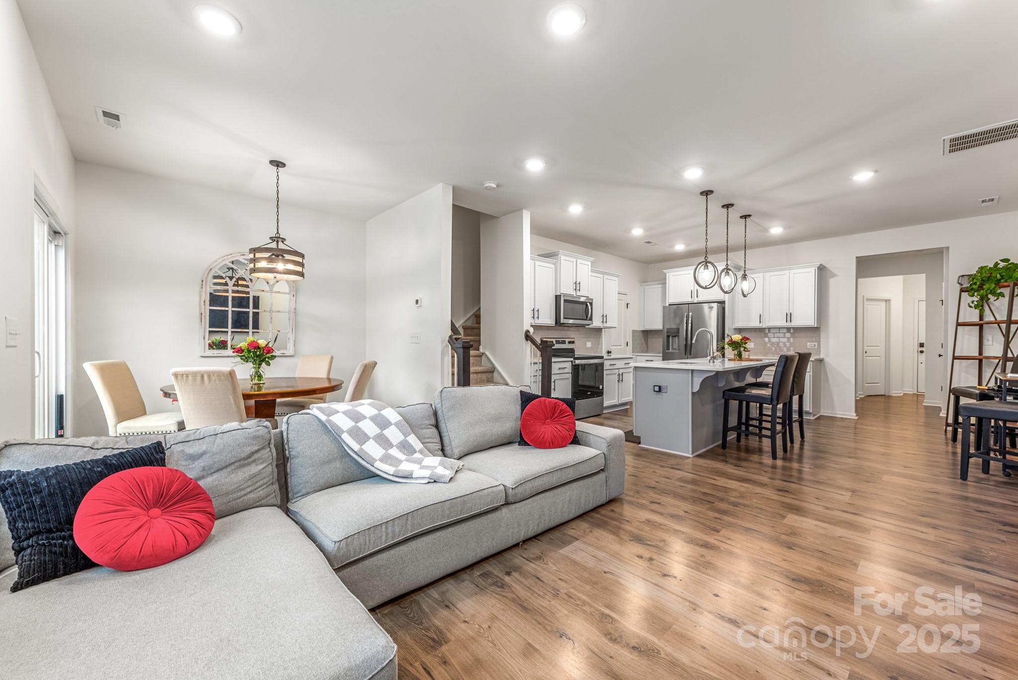 2038 Crooked Oak Lane Unit: 16