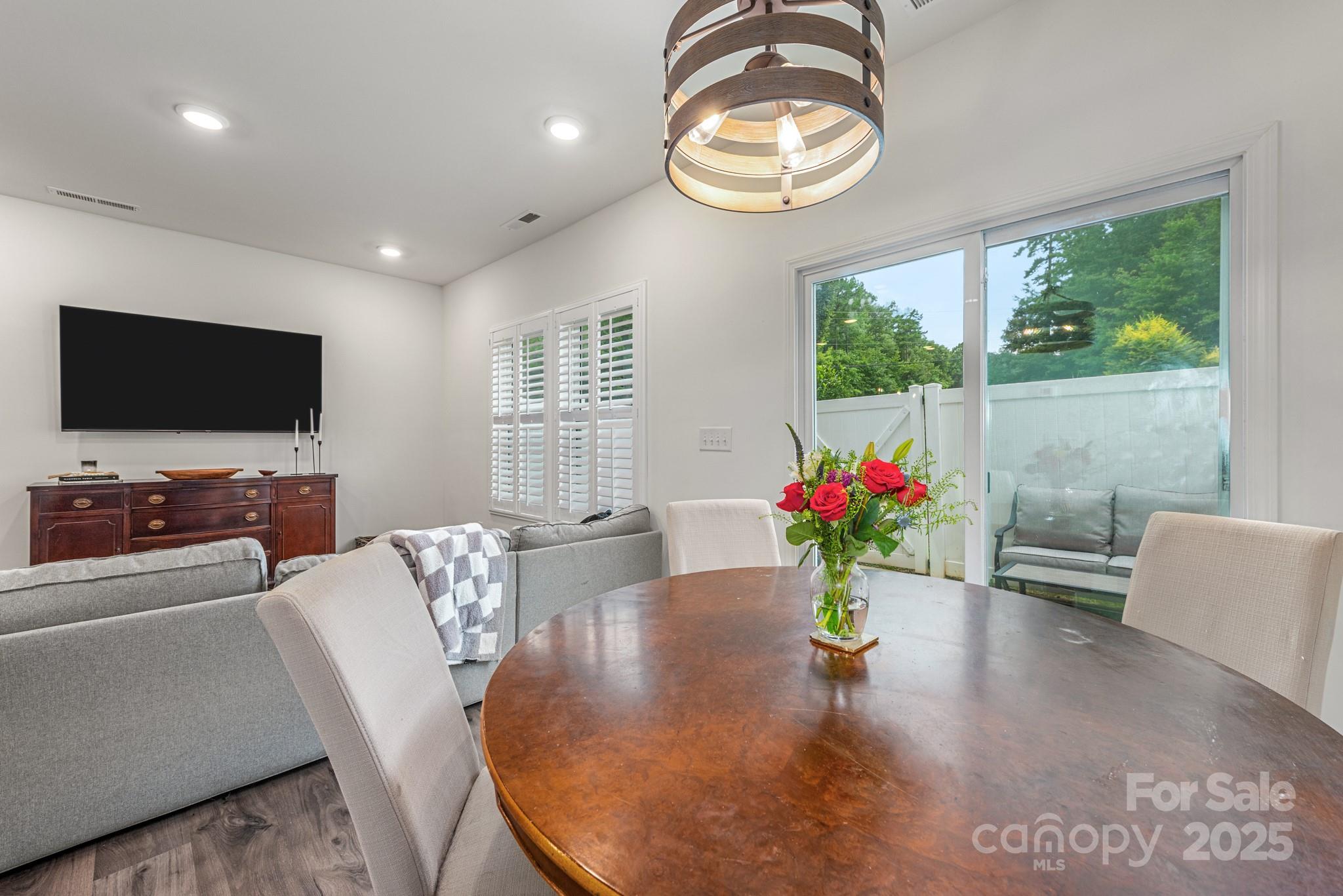 2038 Crooked Oak Lane Unit: 16