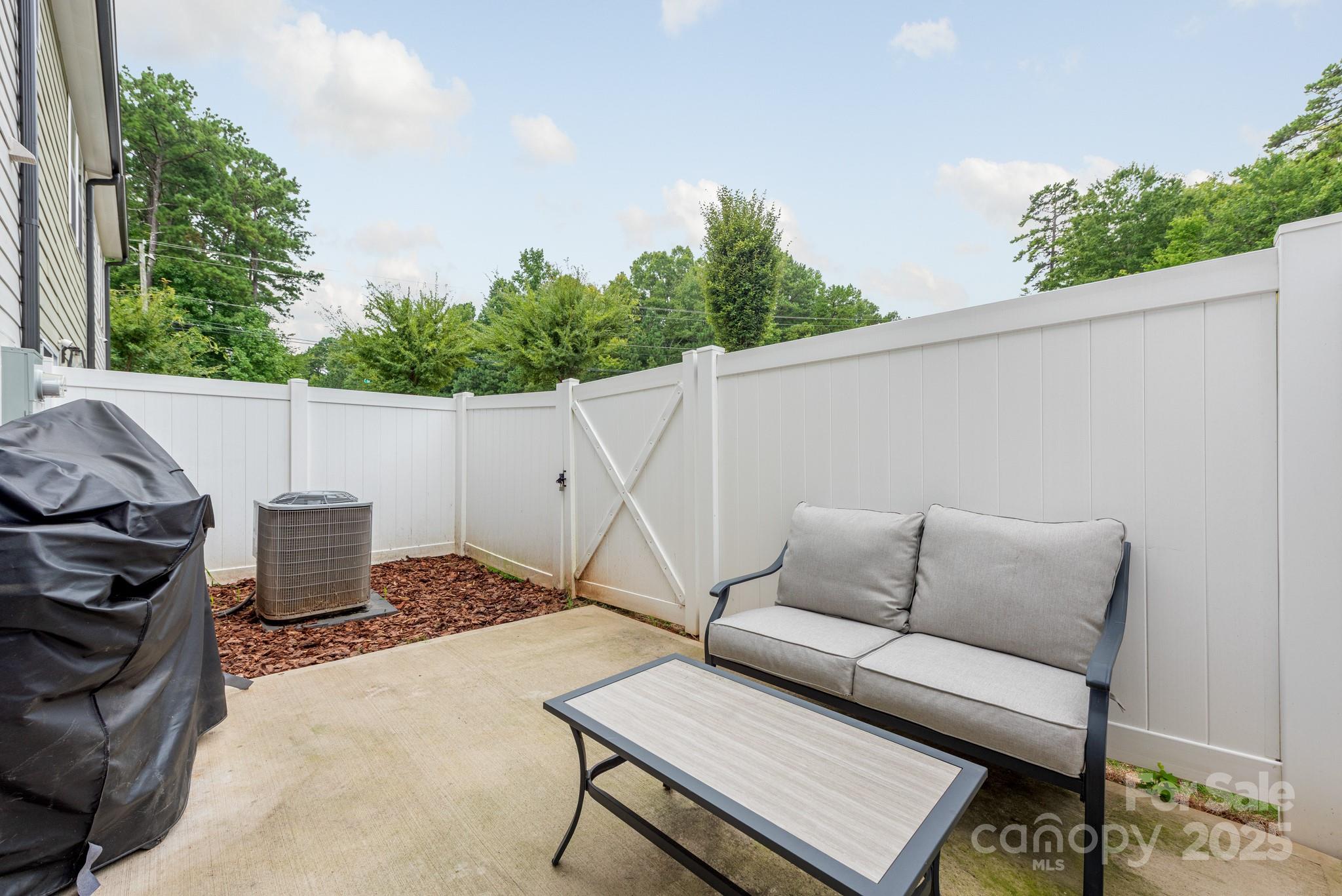 2038 Crooked Oak Lane Unit: 16