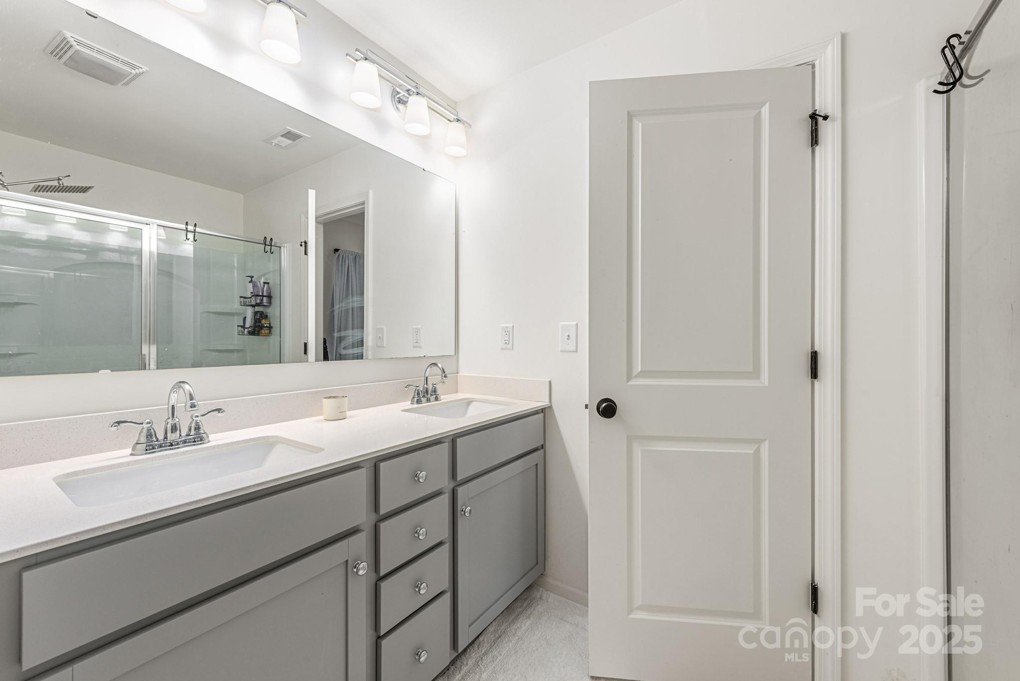 2038 Crooked Oak Lane Unit: 16