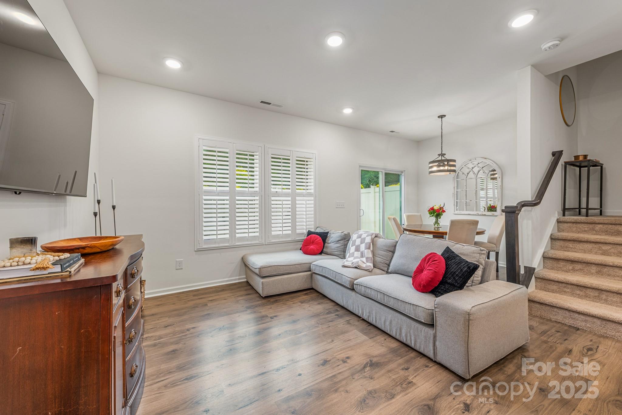 2038 Crooked Oak Lane Unit: 16
