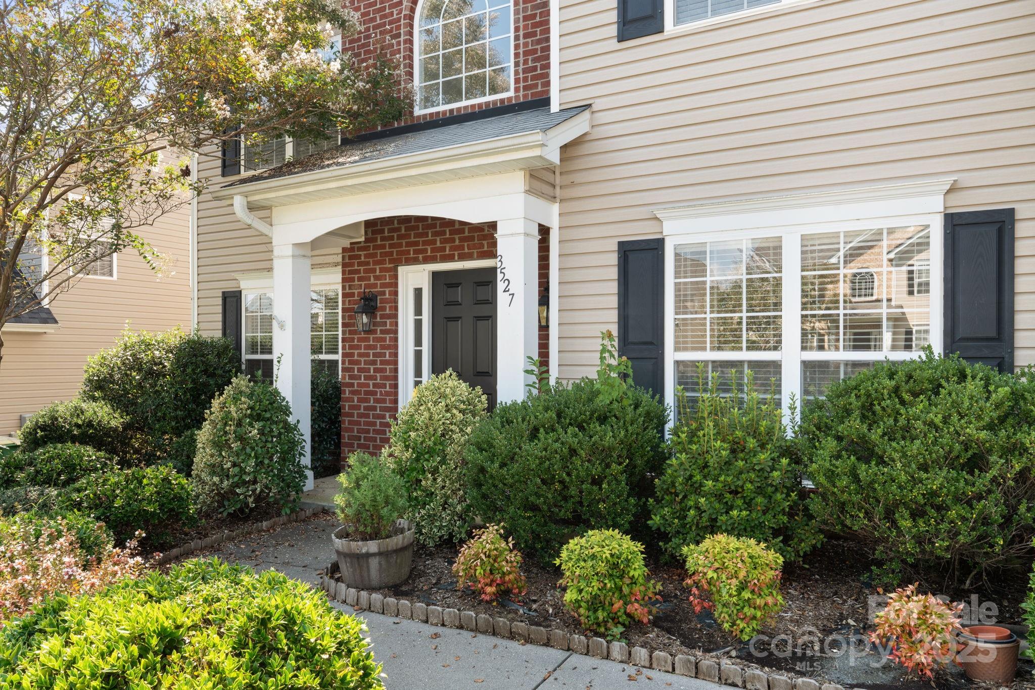 3527 Glenfield Lane