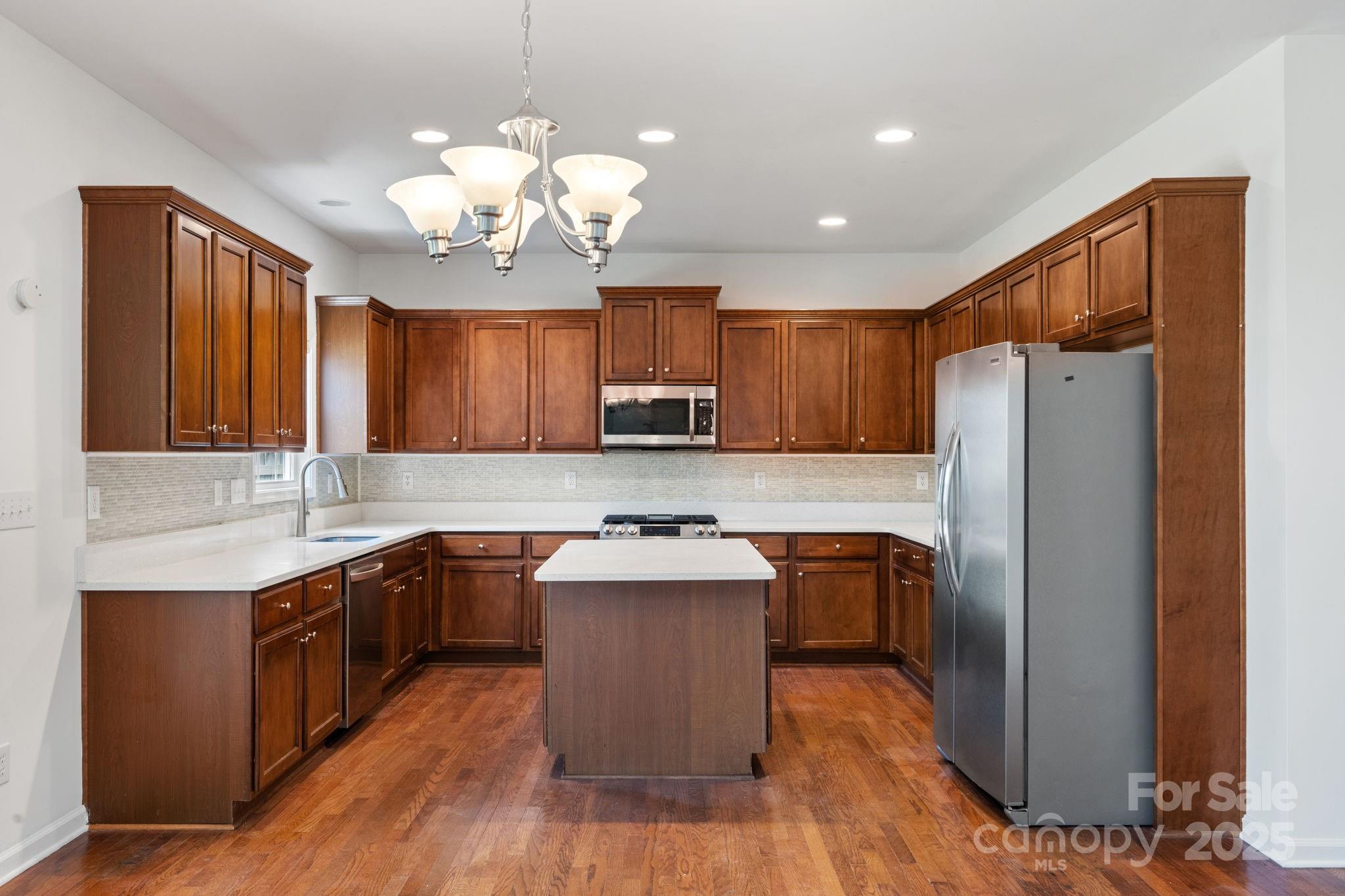 3527 Glenfield Lane
