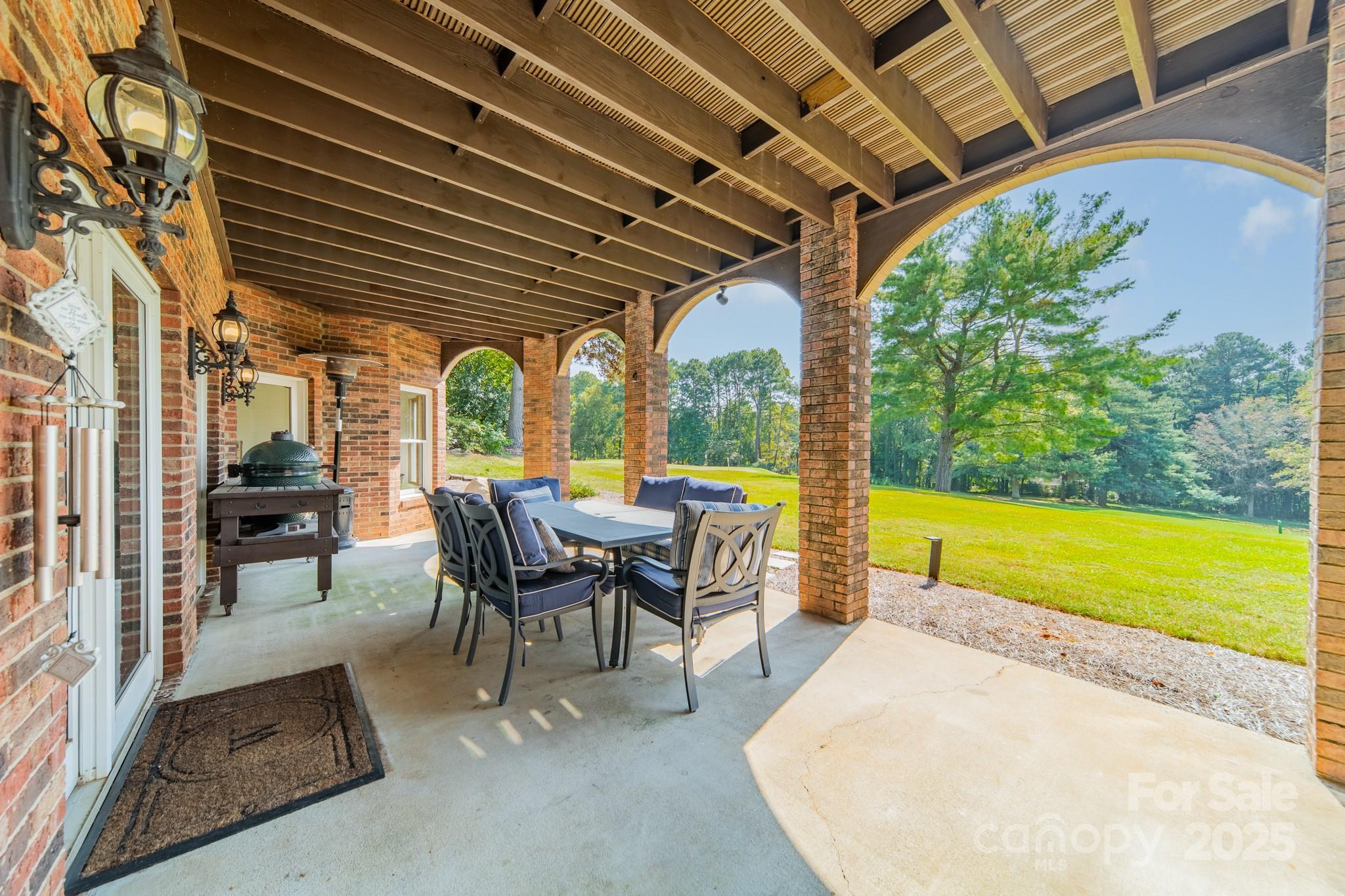 8030 Ravenwood Lane