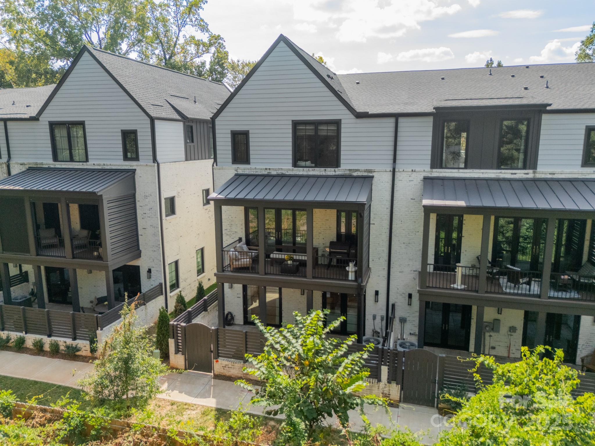 6121 Berryhill Towns Drive