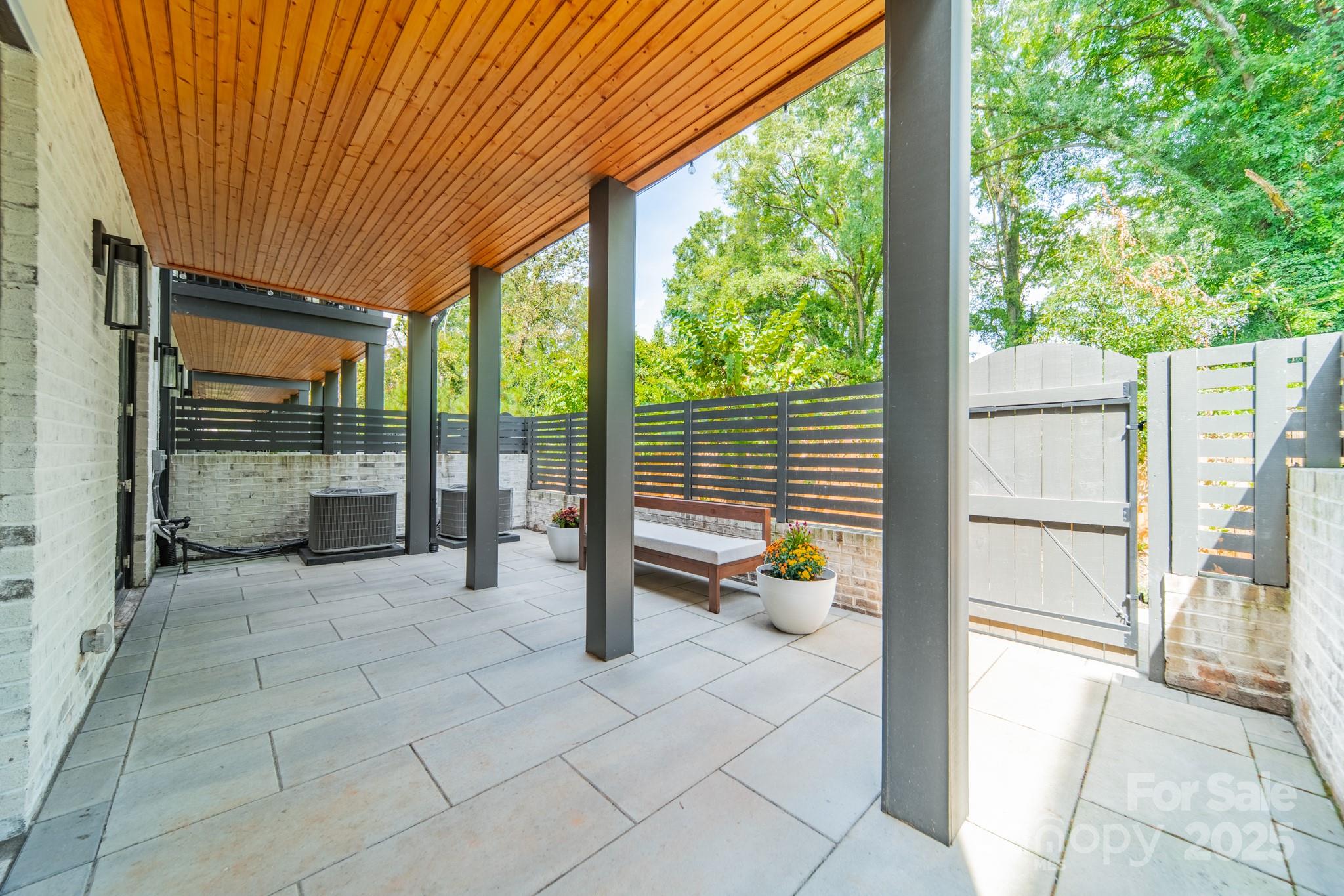 6121 Berryhill Towns Drive