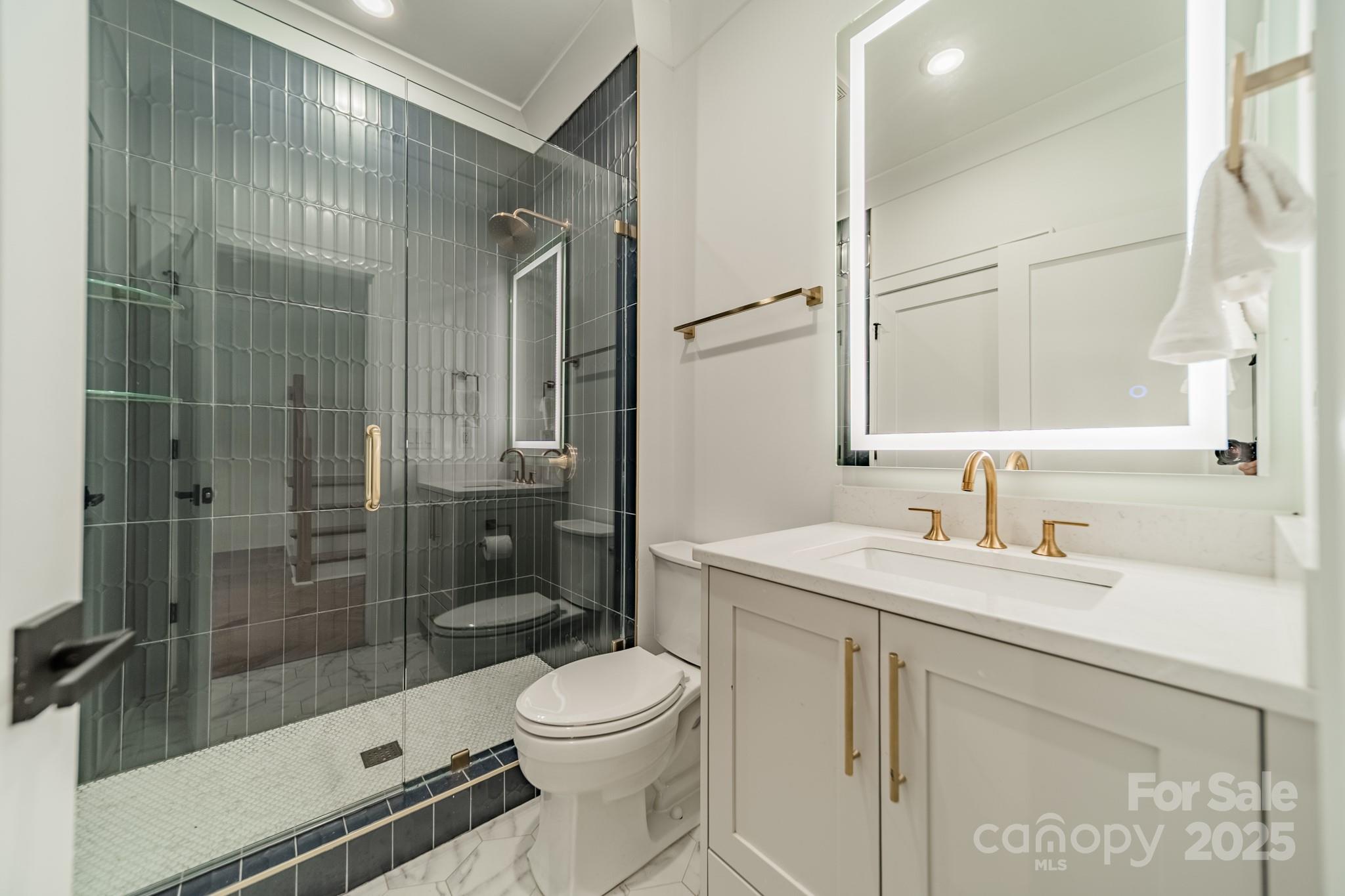 6121 Berryhill Towns Drive