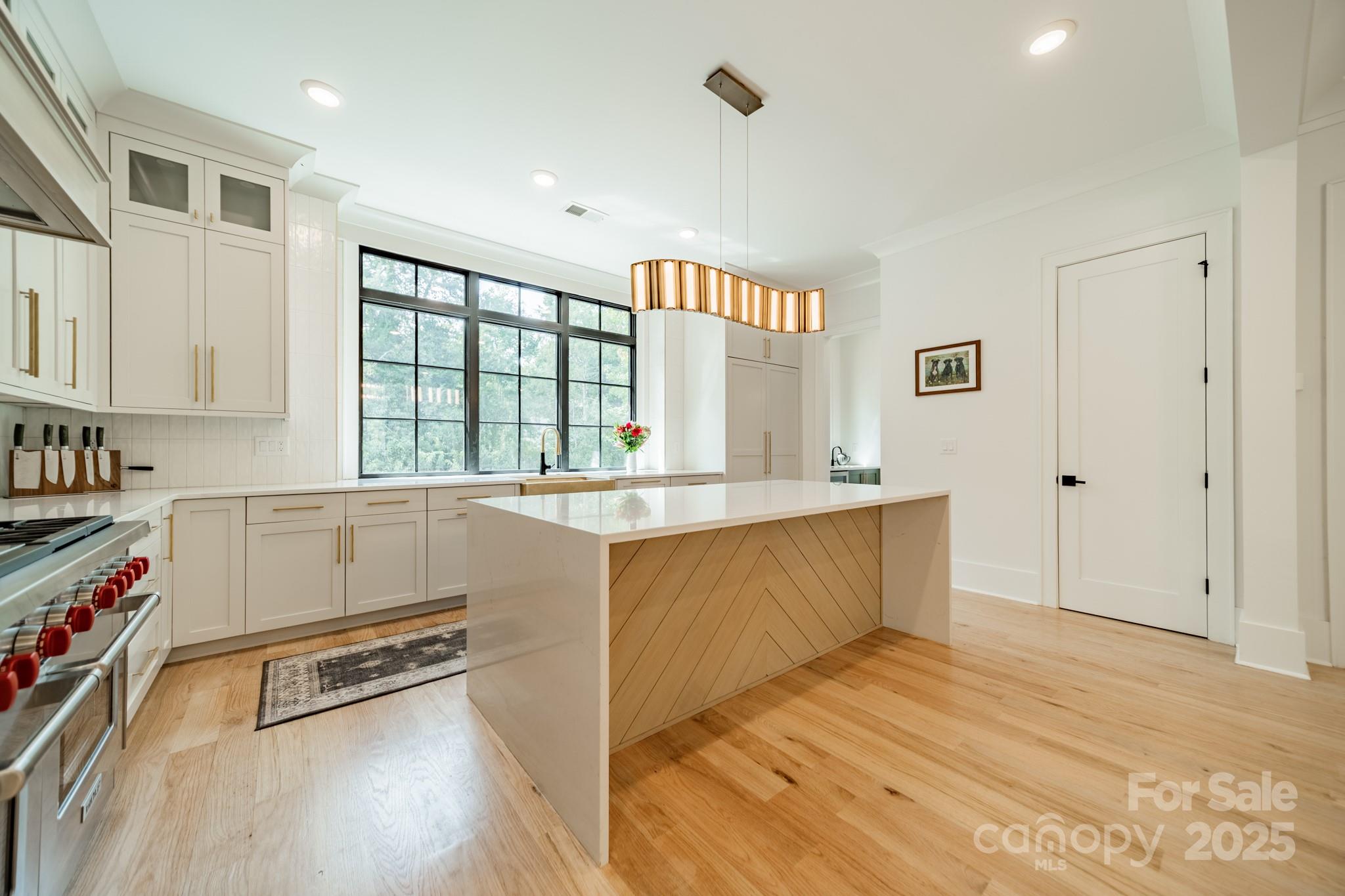 6121 Berryhill Towns Drive