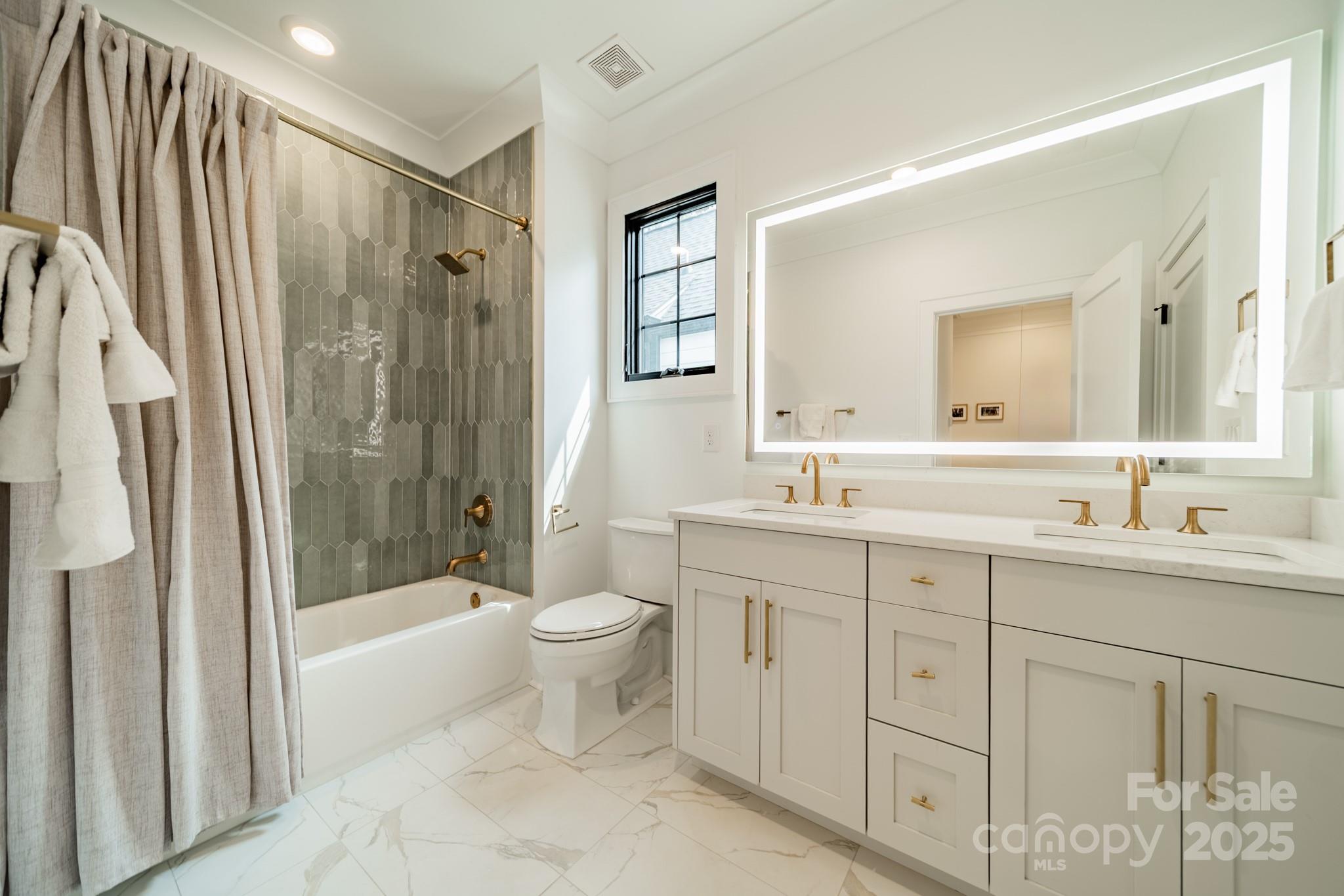 6121 Berryhill Towns Drive