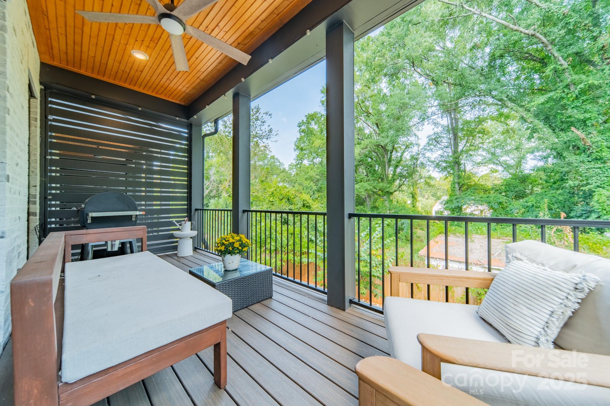 6121 Berryhill Towns Drive