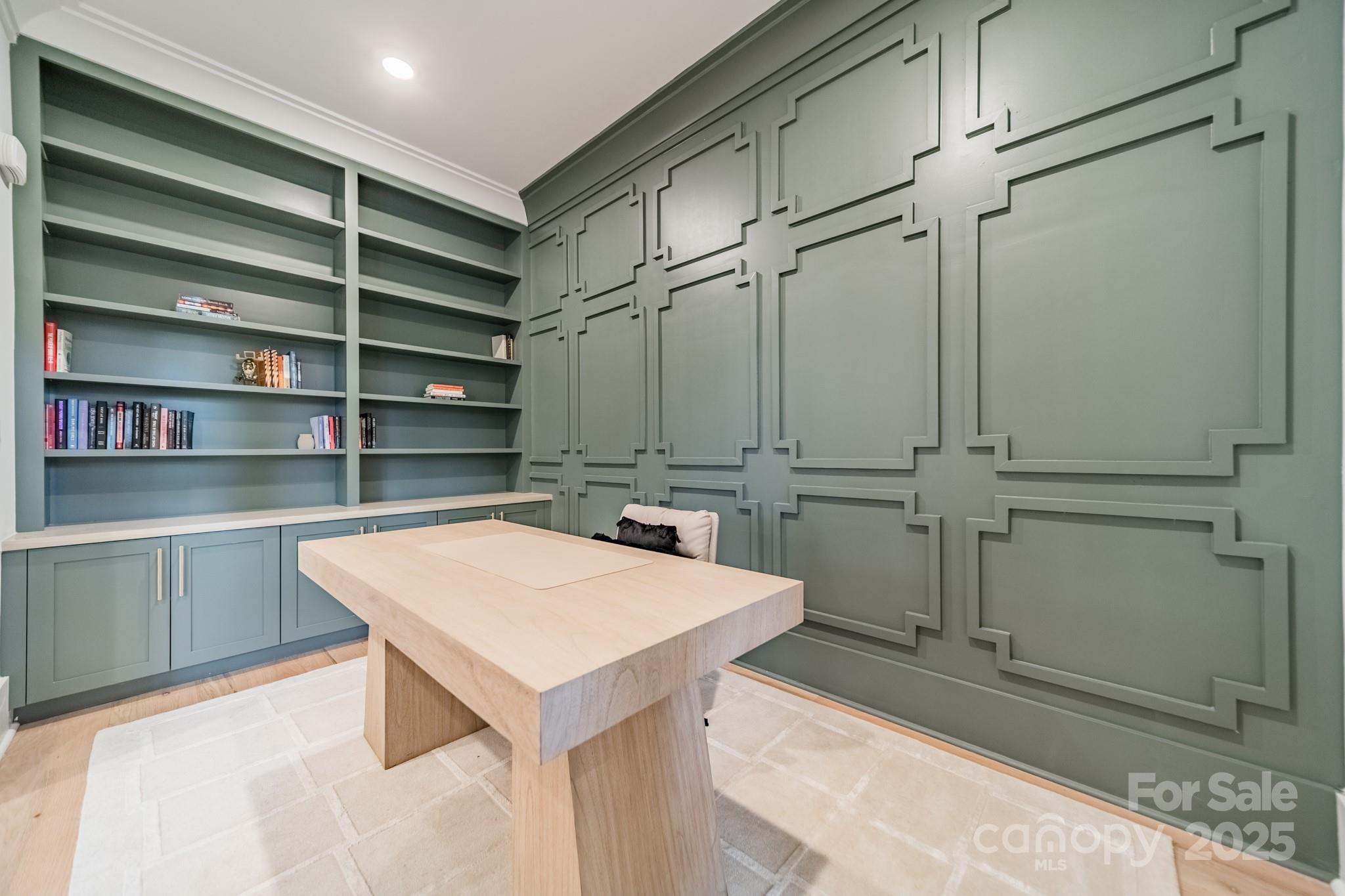 6121 Berryhill Towns Drive