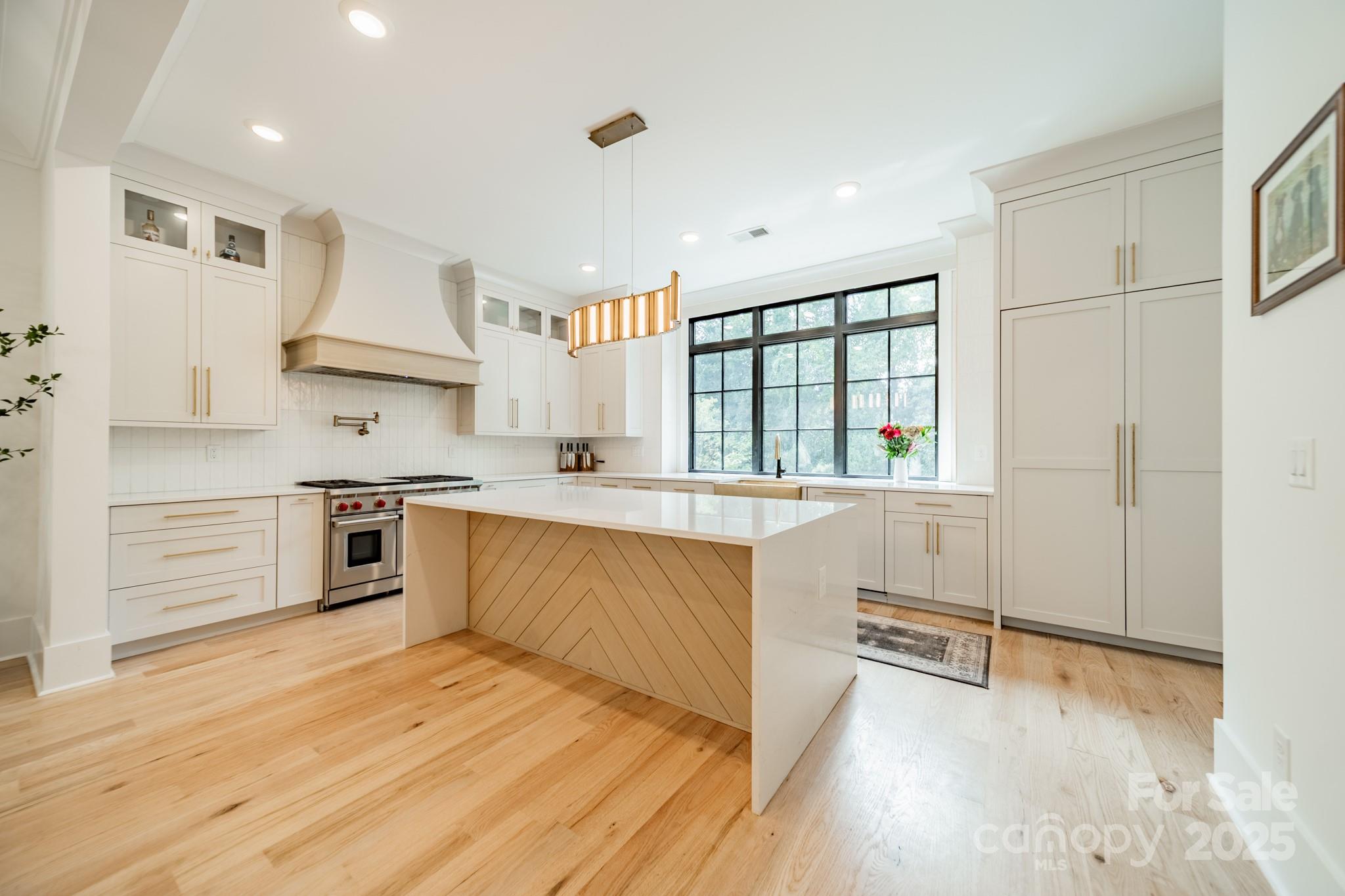 6121 Berryhill Towns Drive