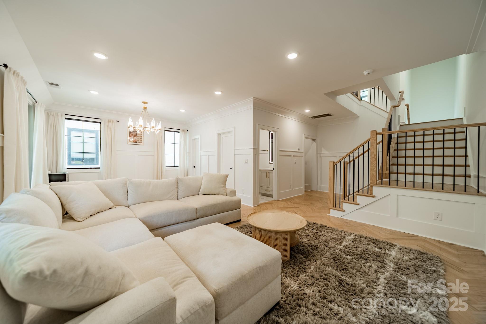 6121 Berryhill Towns Drive