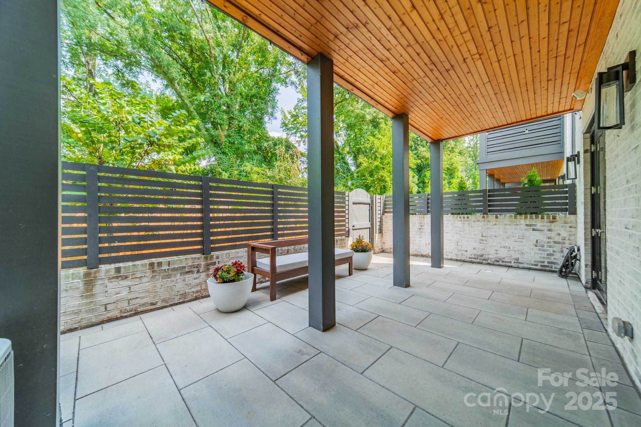 6121 Berryhill Towns Drive