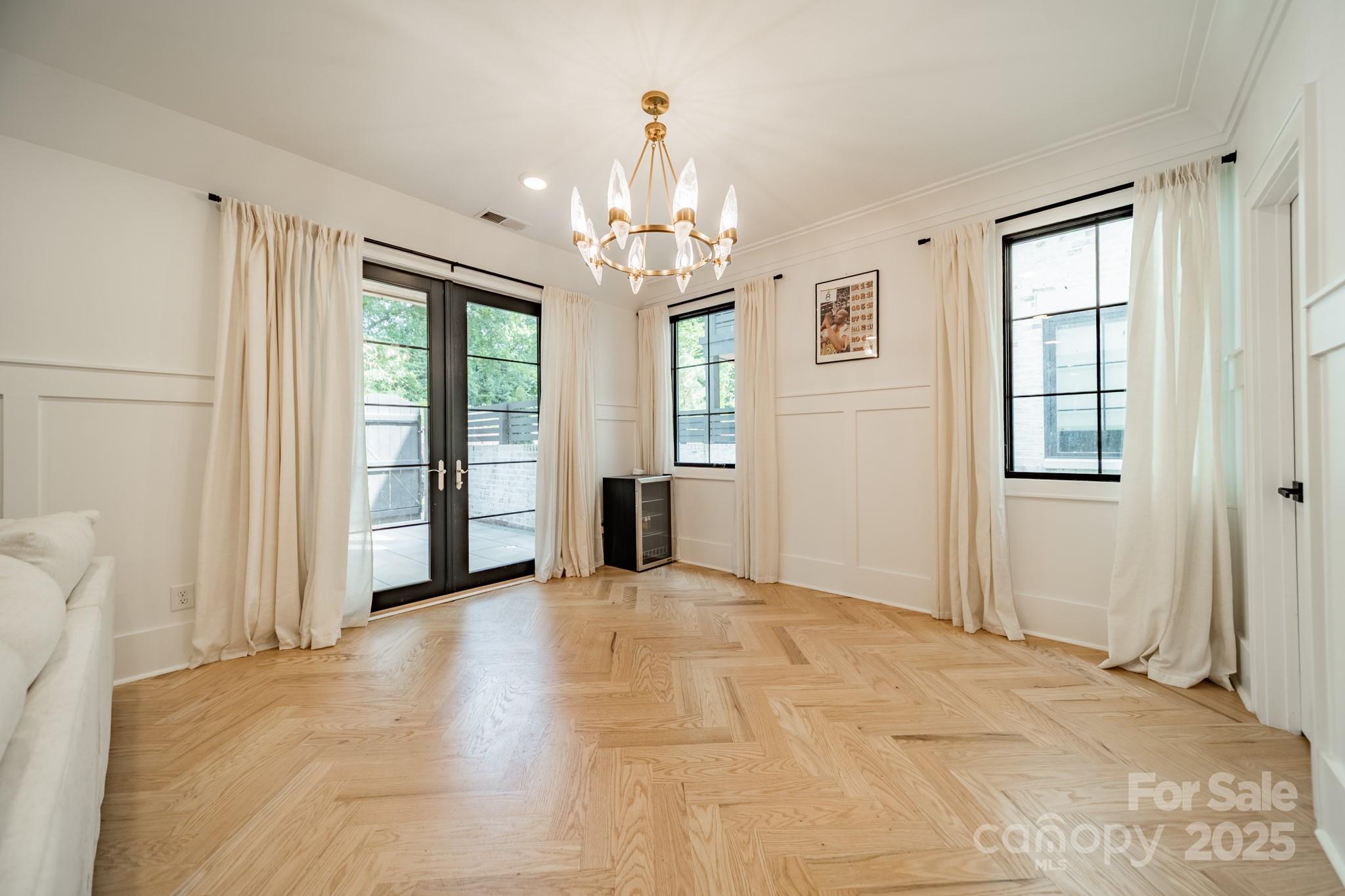 6121 Berryhill Towns Drive