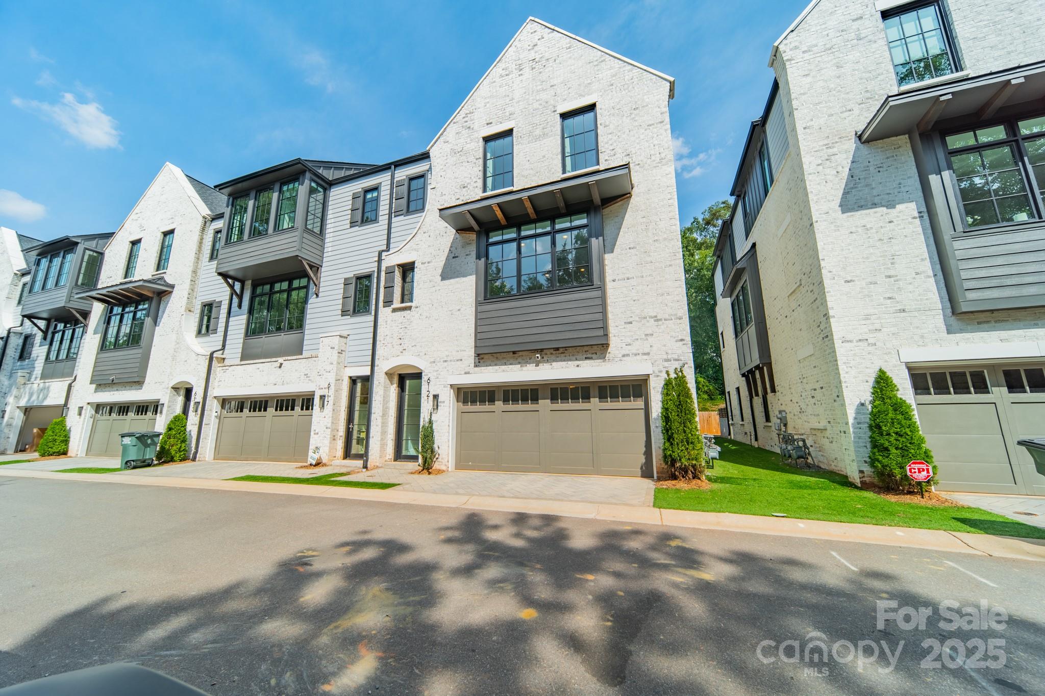 6121 Berryhill Towns Drive