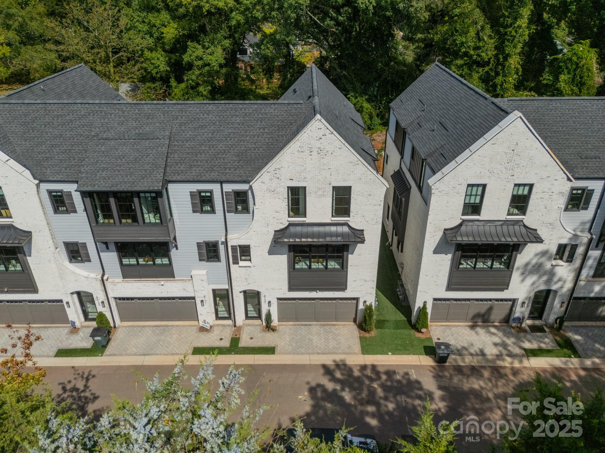 6121 Berryhill Towns Drive