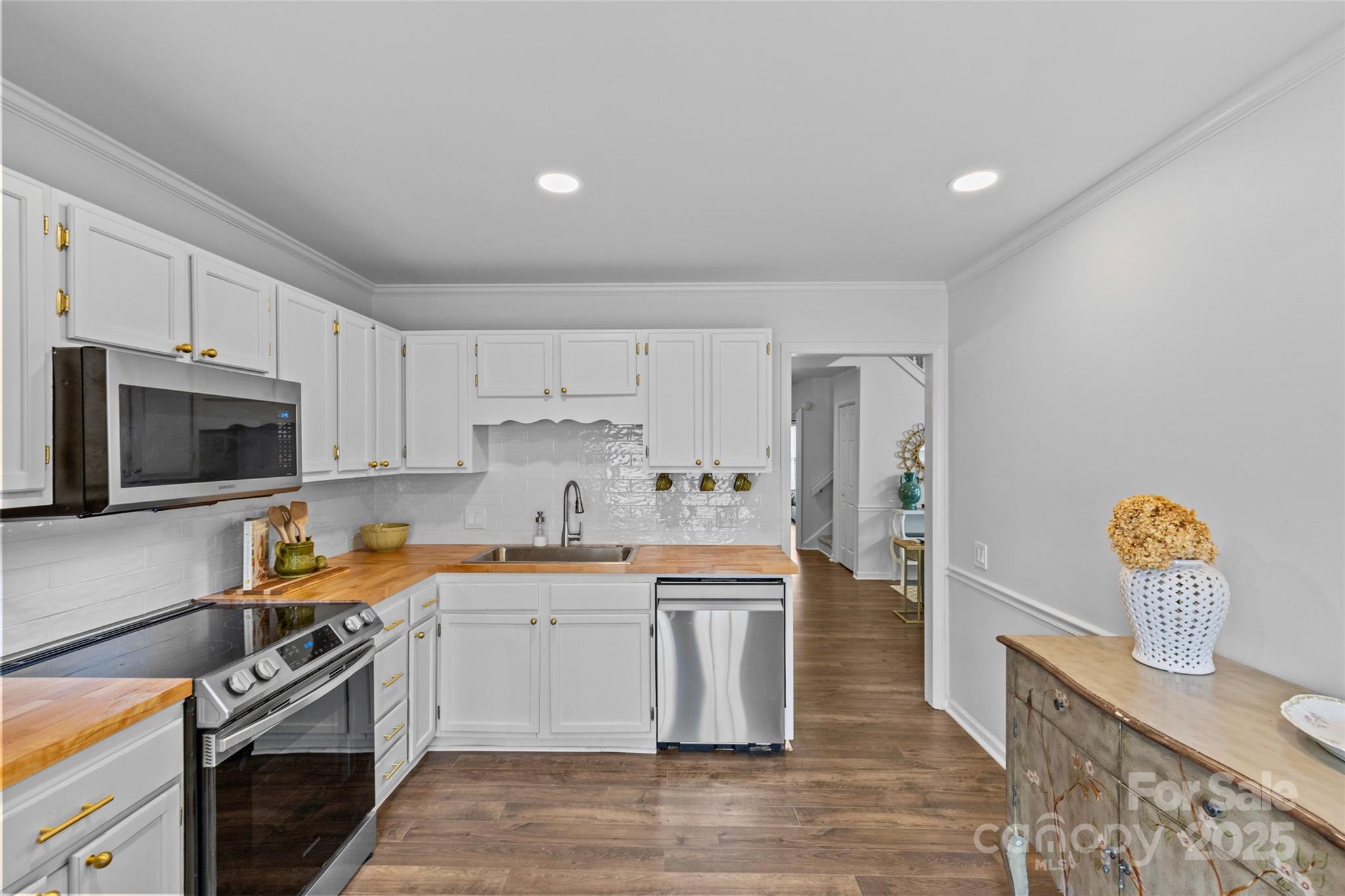 7255 Meeting Street