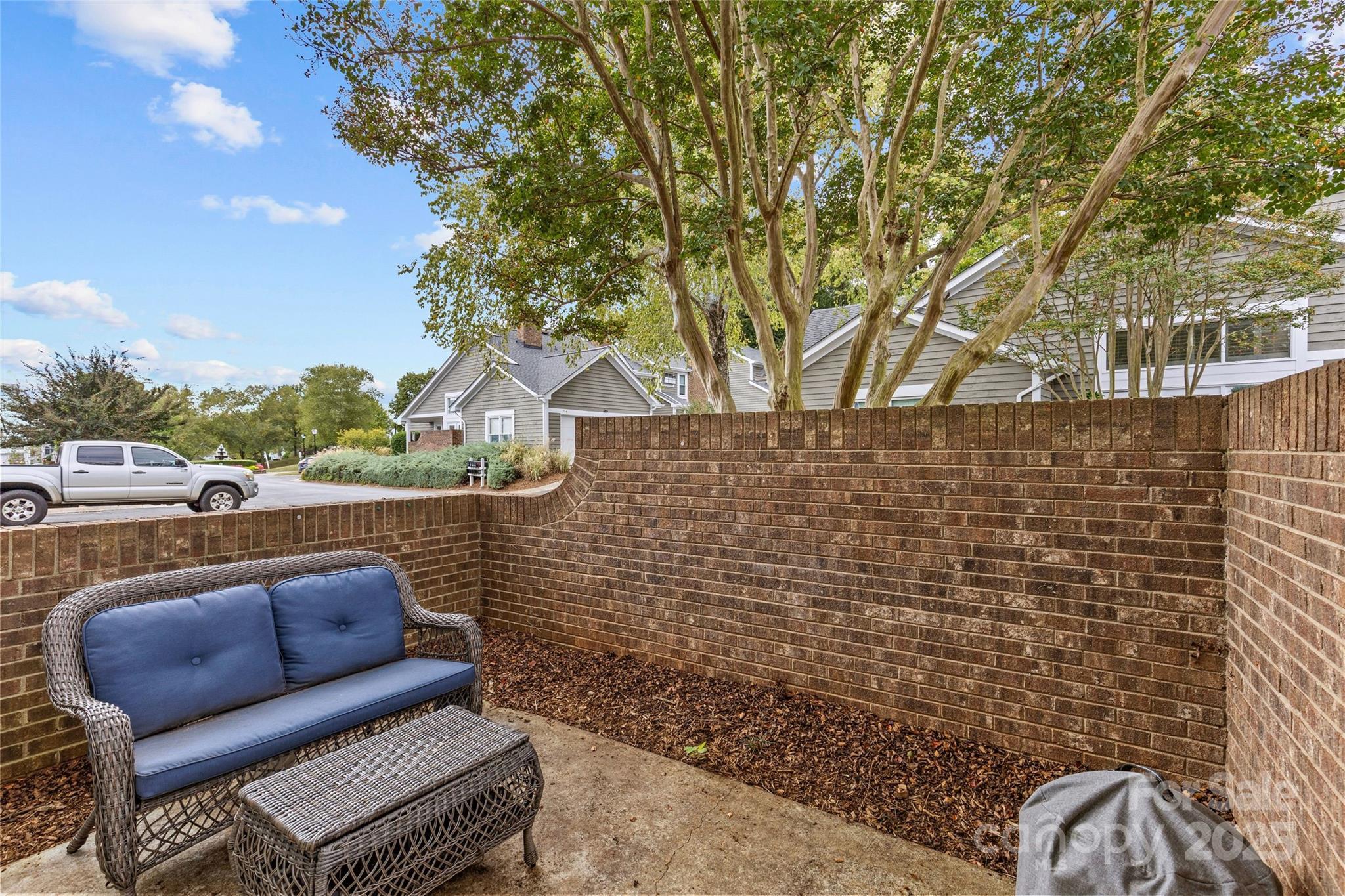 7255 Meeting Street