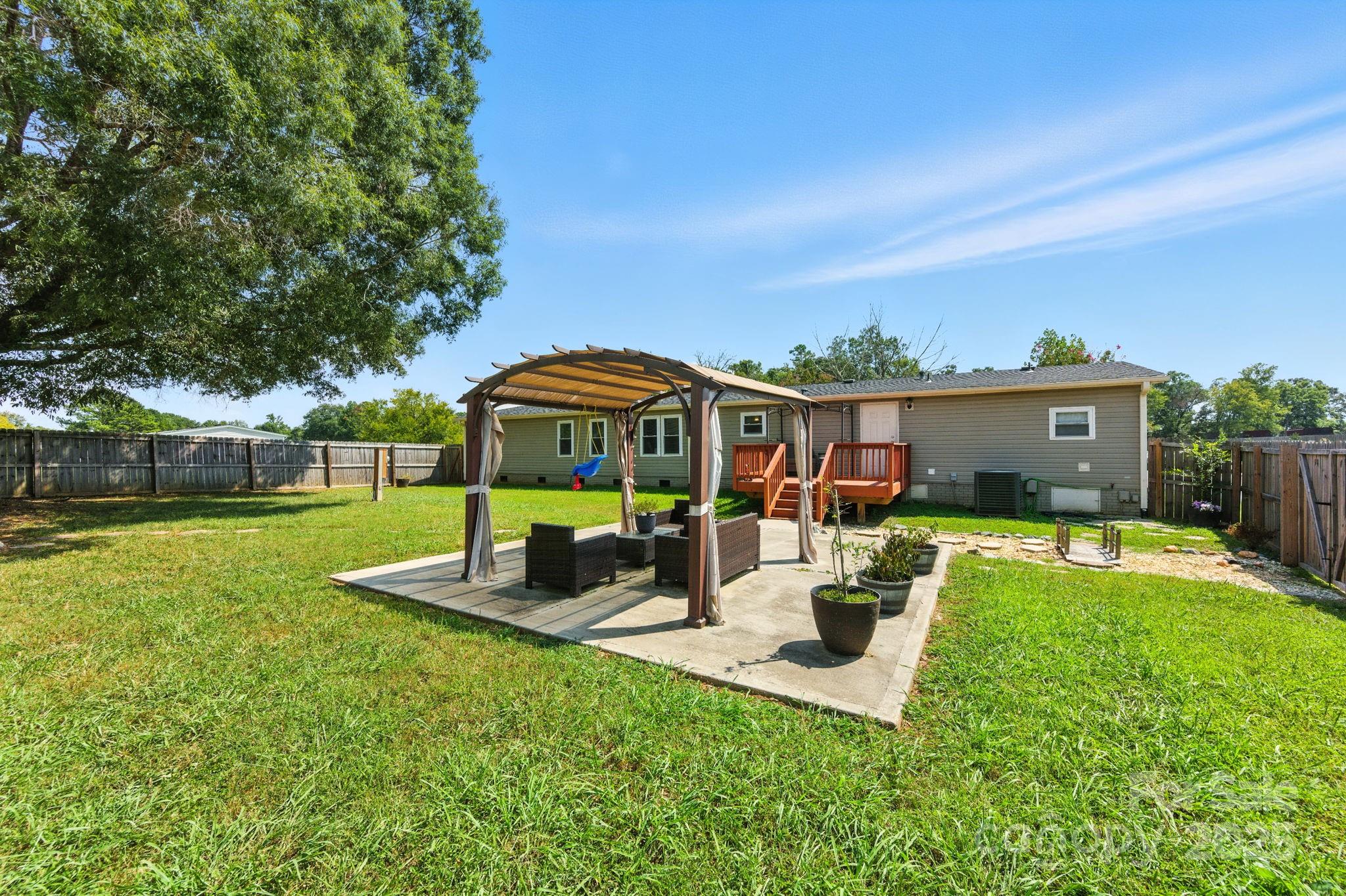 1001 Olde Creek Trail