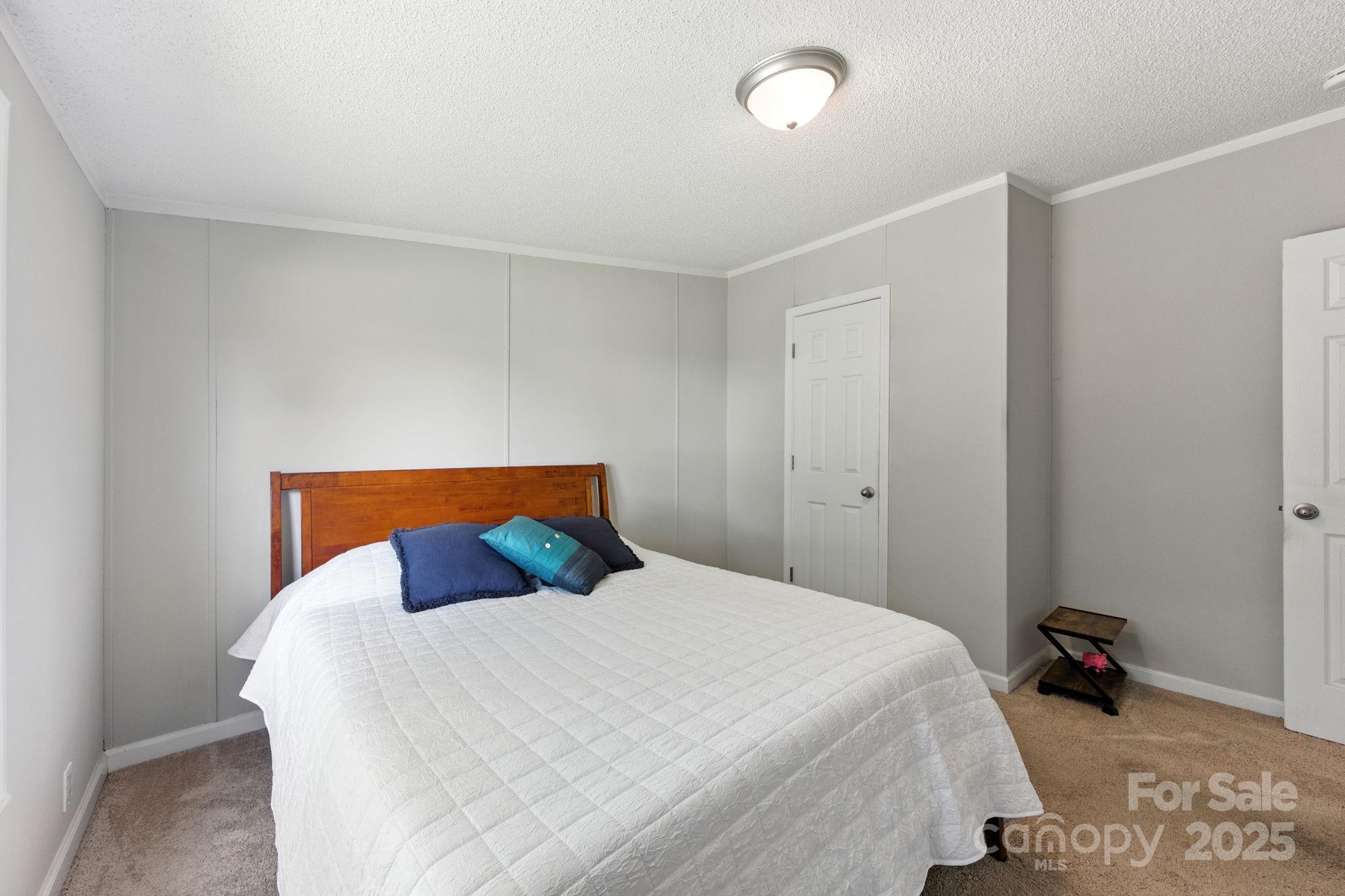 1001 Olde Creek Trail
