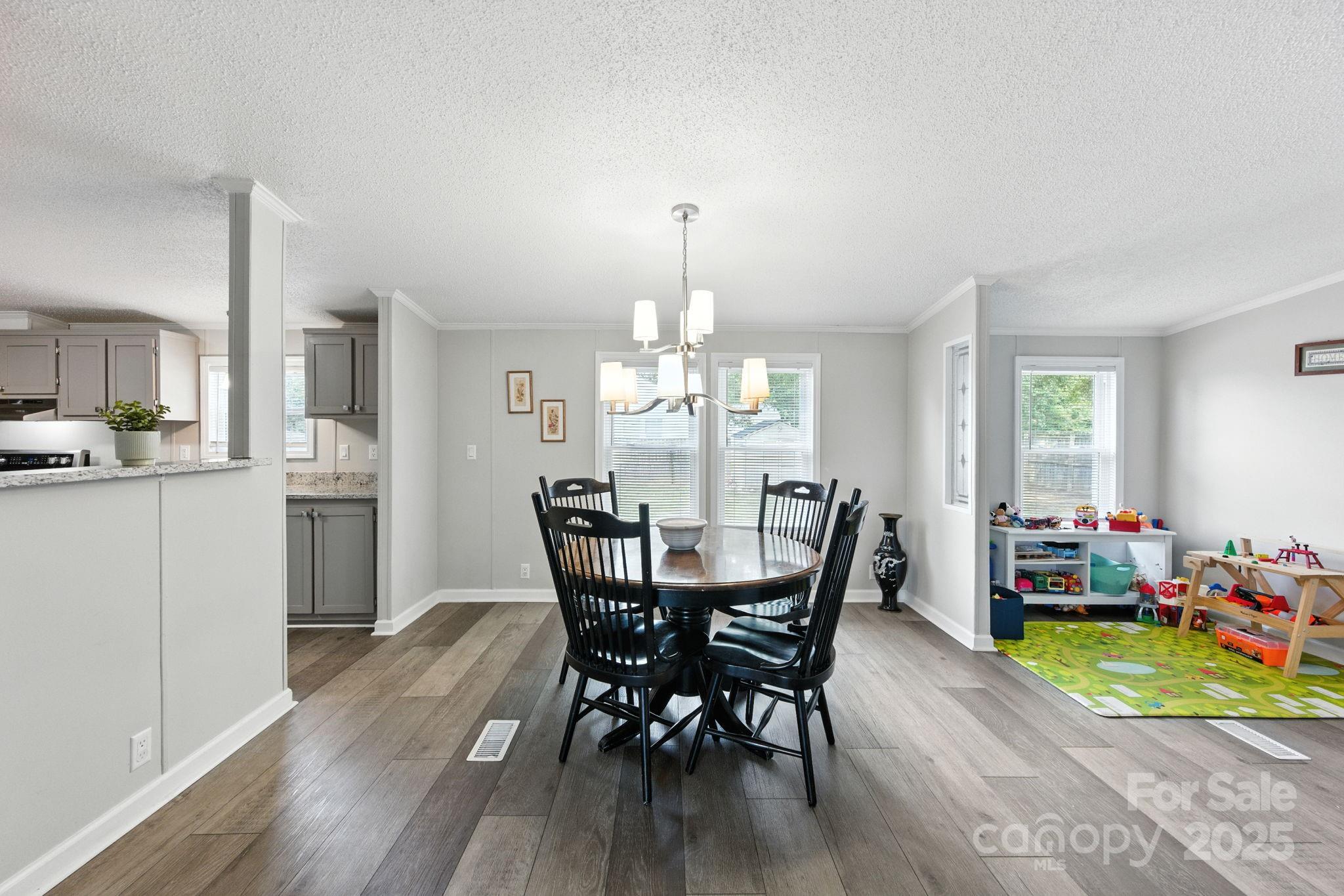 1001 Olde Creek Trail