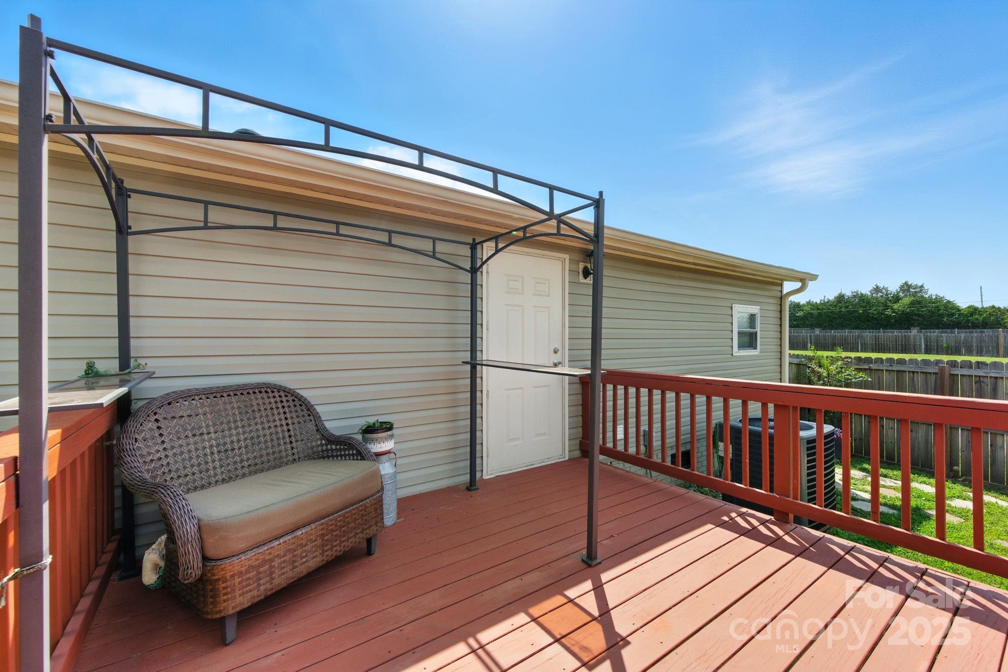 1001 Olde Creek Trail