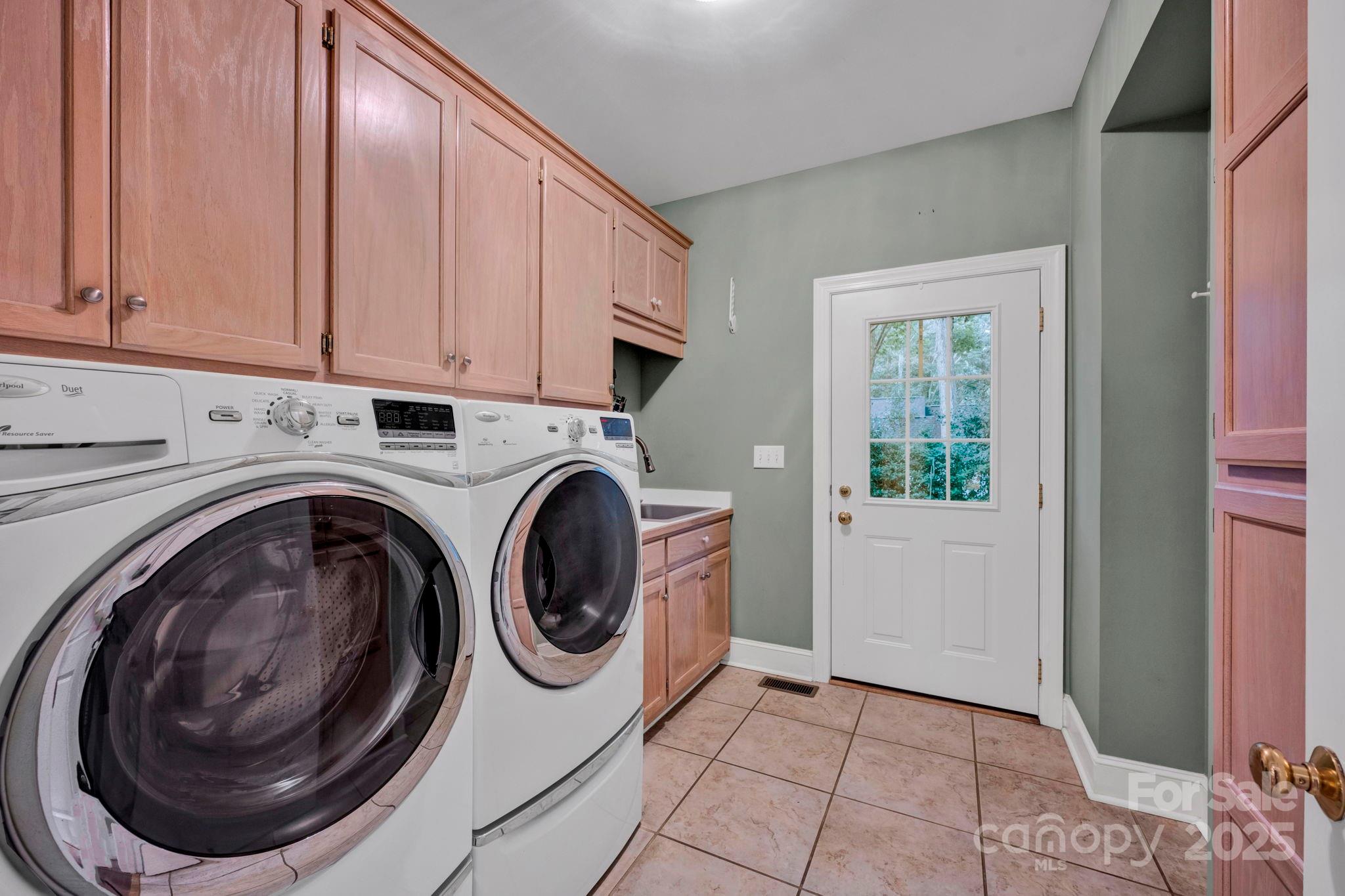 1707 Walden Pond Lane