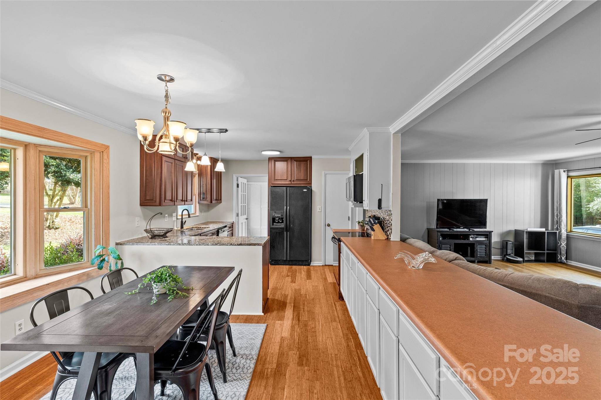 1949 Candlewick Drive