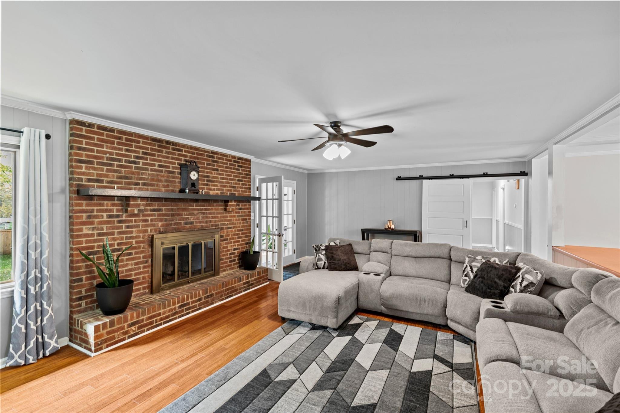 1949 Candlewick Drive