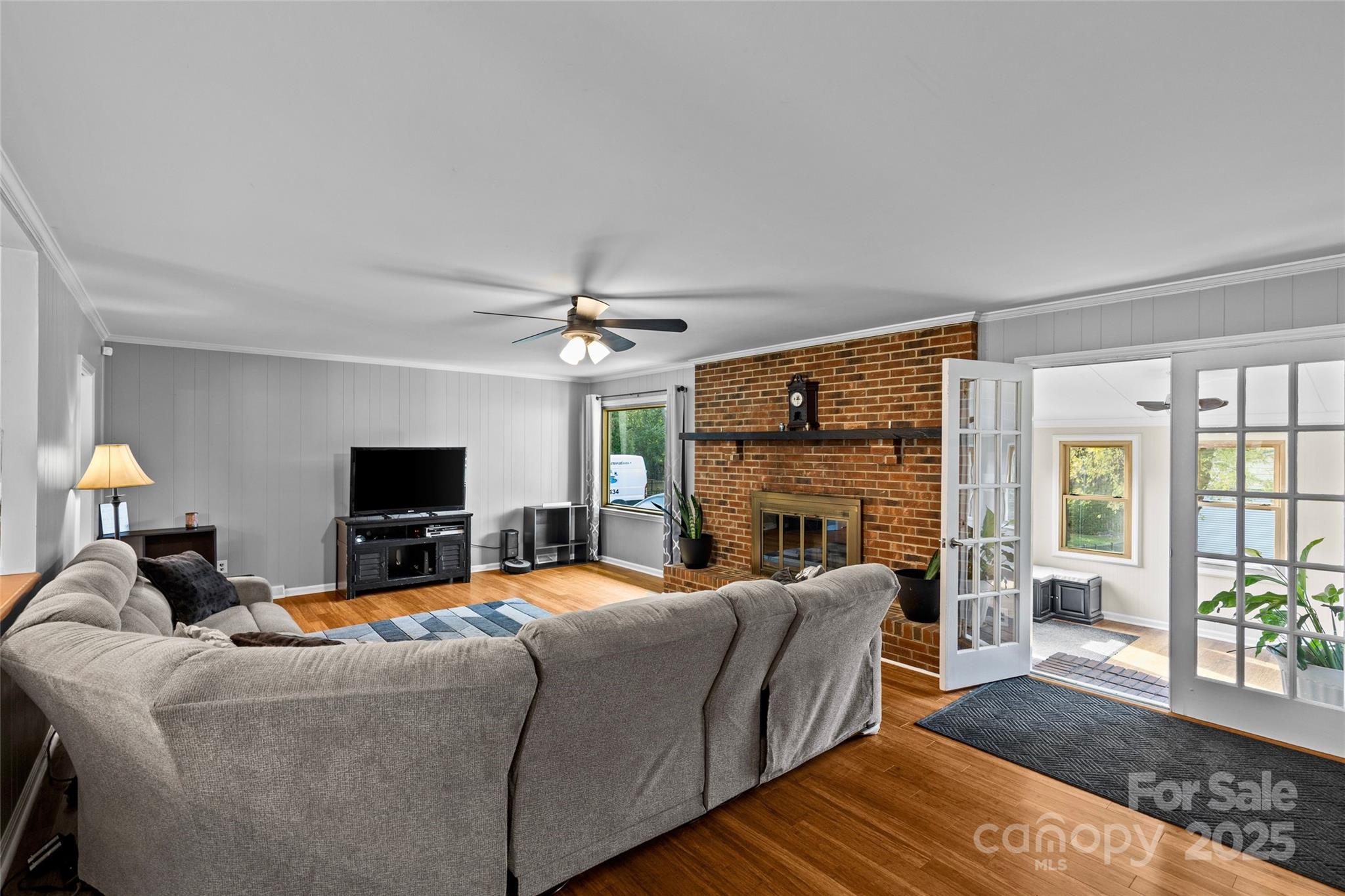 1949 Candlewick Drive