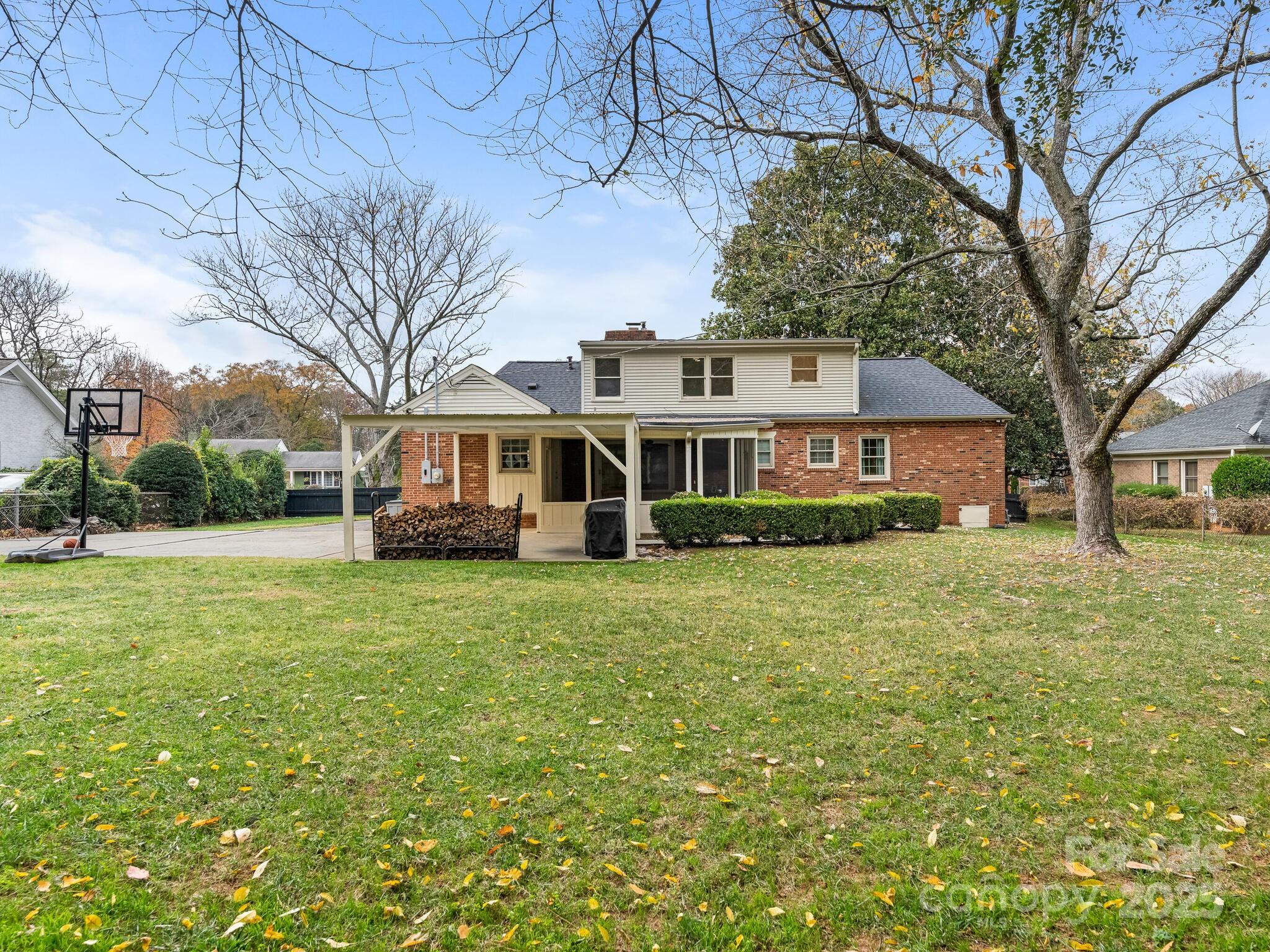 3239 Sunnybrook Drive